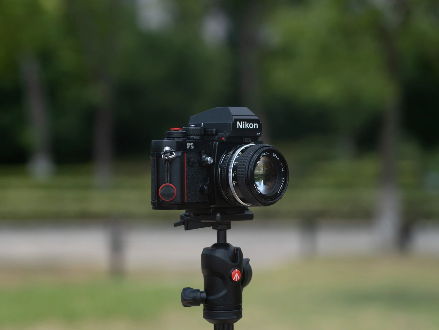 尼康f3功能介绍及分享 尼康f3,与宾得lx同样誉为135胶片机皇,宾得lx之