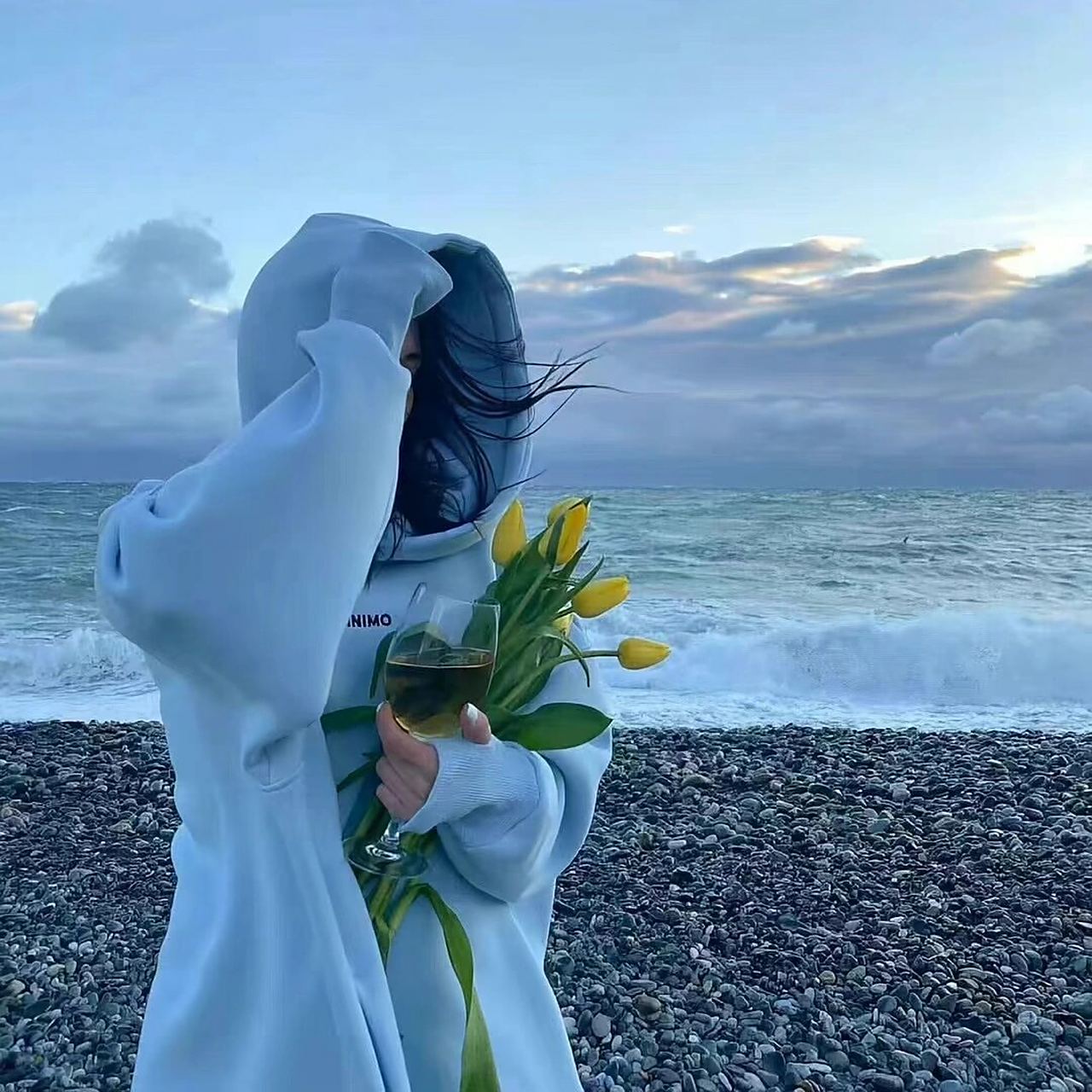 看不到脸的头像