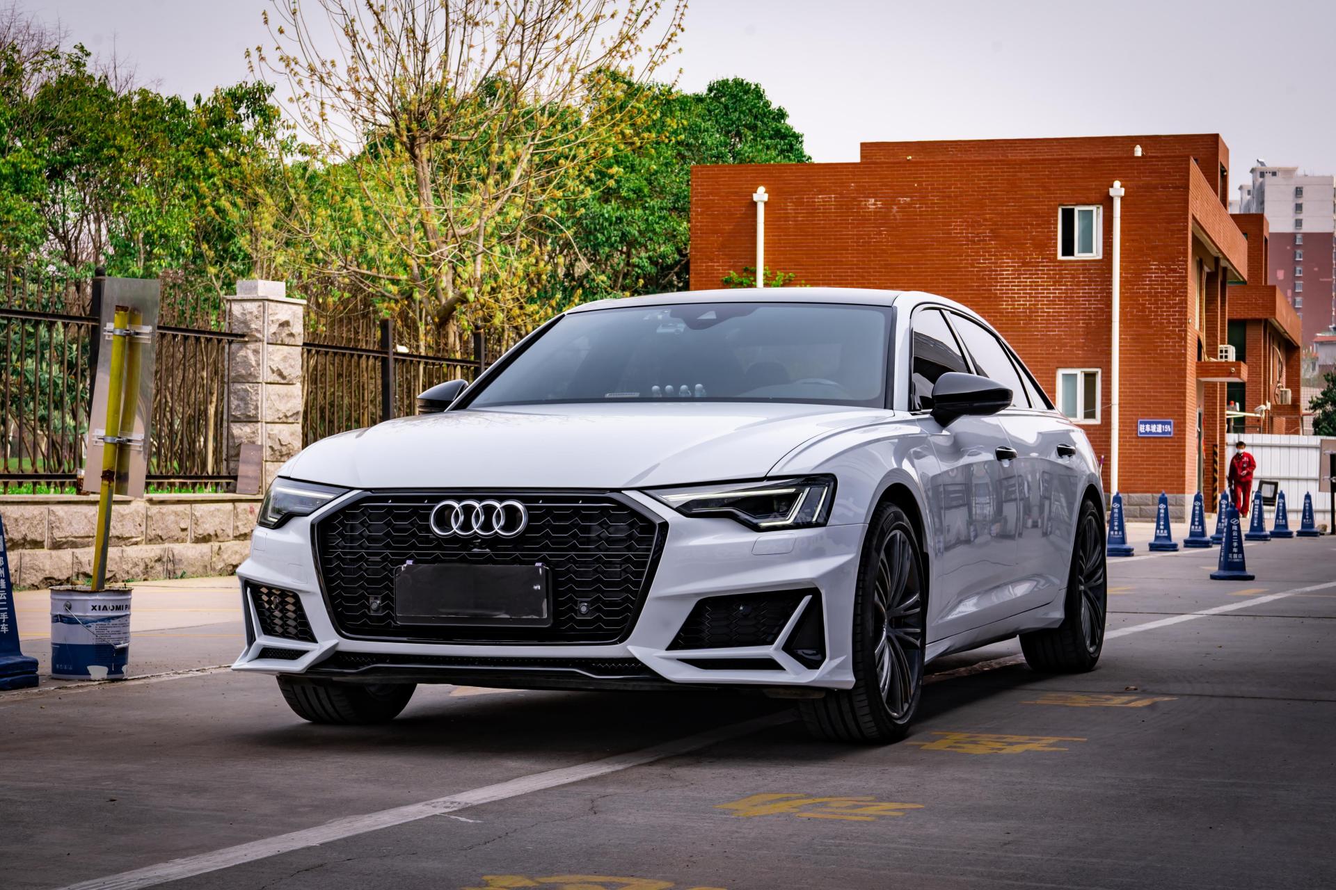 奥迪a6l mtm运动套件 ax珍珠白.