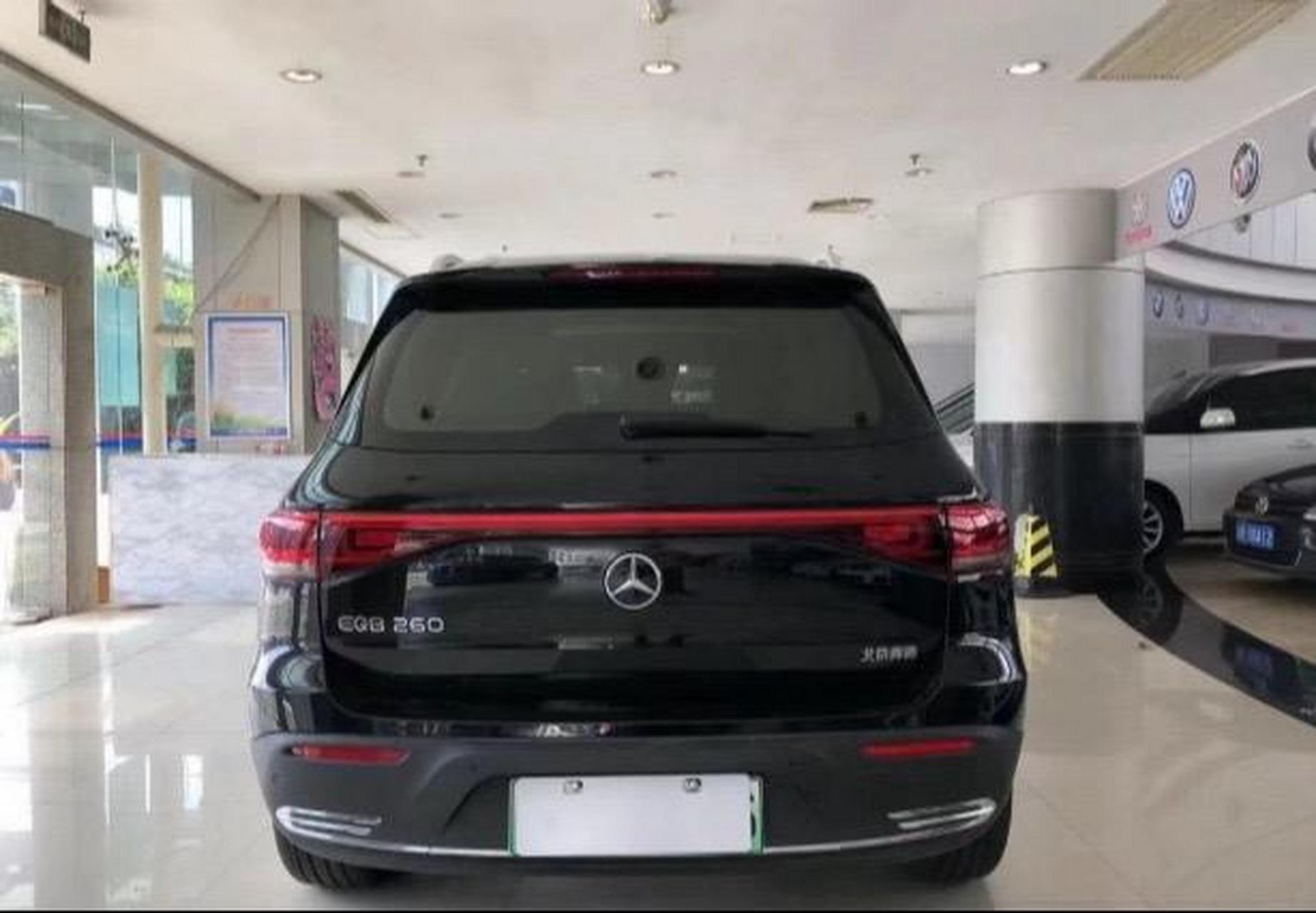 奔驰eqb260,指导价35.