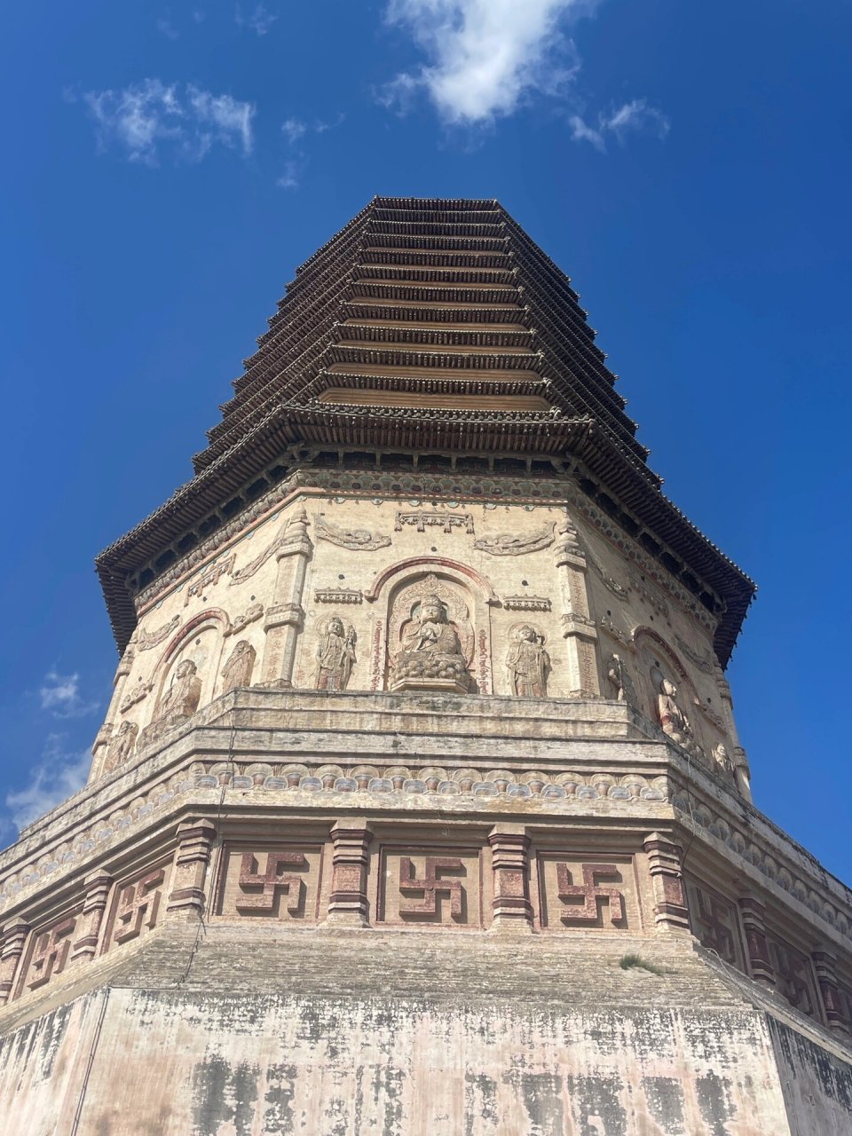 赤峰宁城辽中京大明塔 赤峰宁城不但有宁城老窖还有大明塔  远远就能