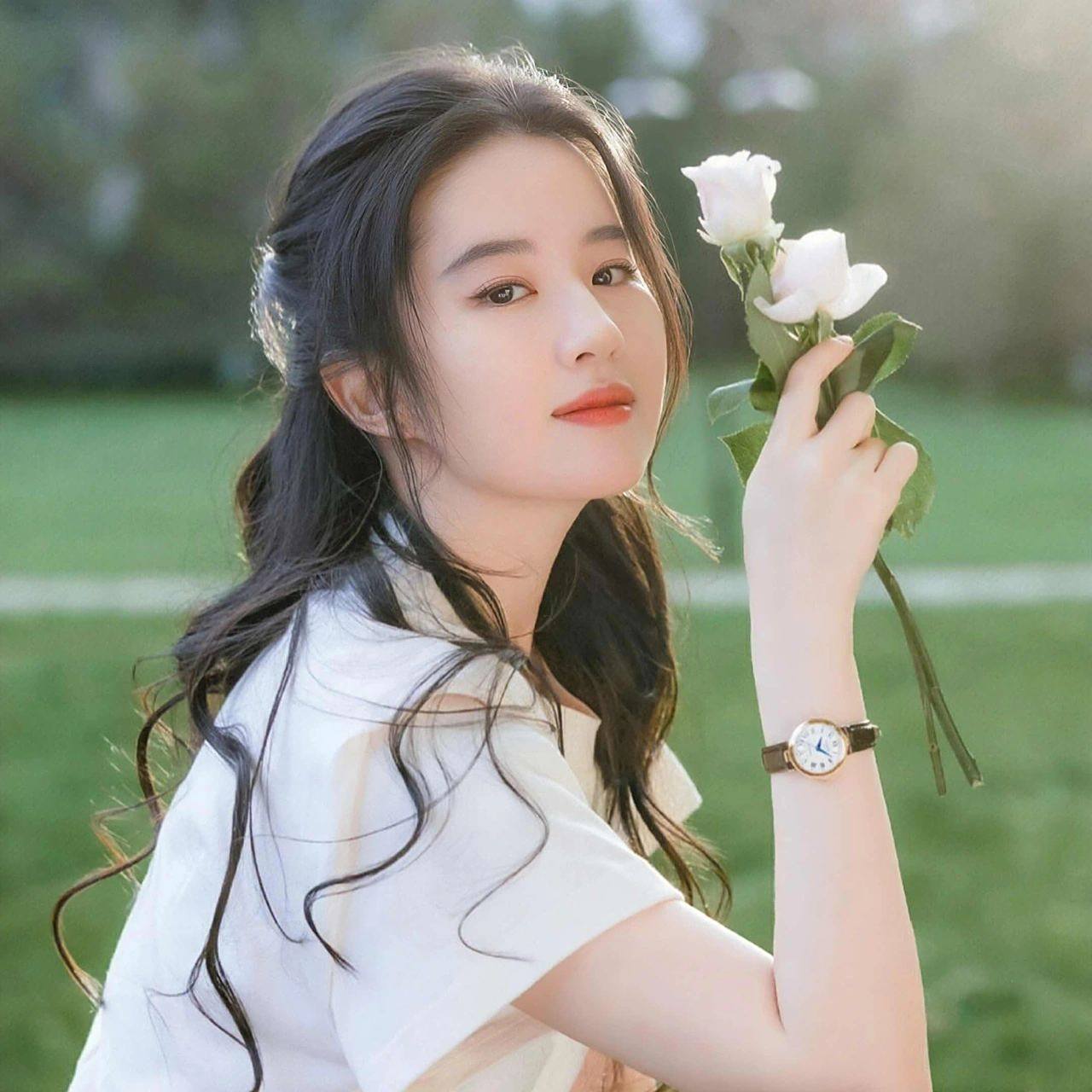 刘亦菲头像‖绝美~ 月是人间散客  卿是人间绝色  亦是人间难得