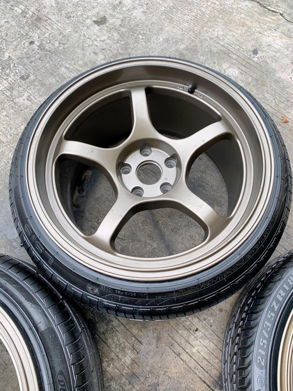 轮胎 汽车 古铜色爆龟款轮毂18寸前后配