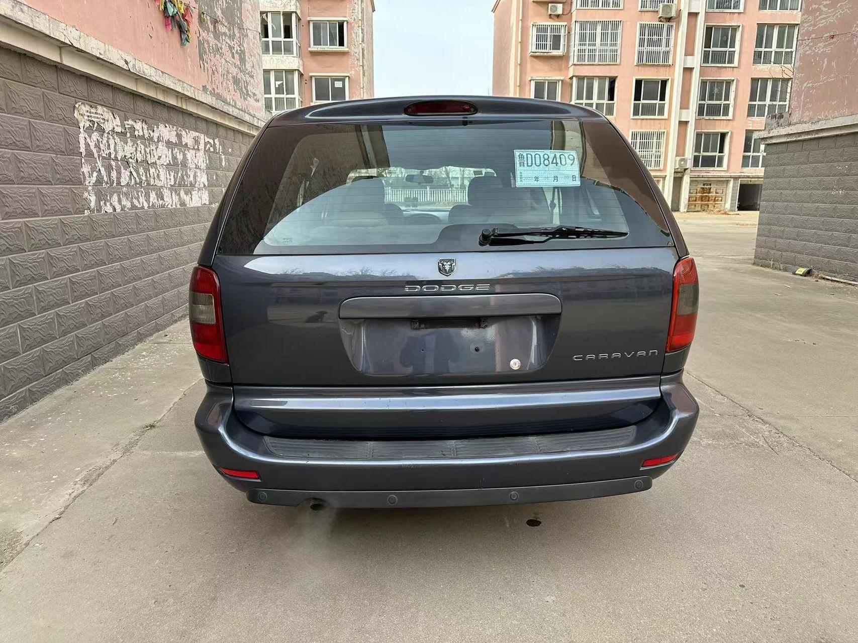 道奇凯领 七座商务用车,精品车况,就右前叶子板补漆其余全部原车漆