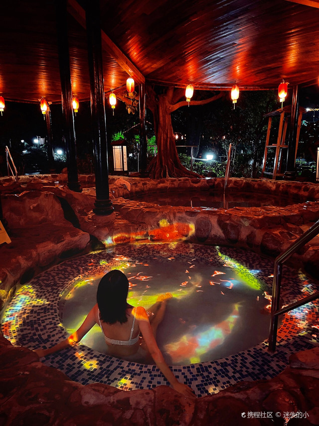 广州周边游!清远首家灯光夜景花海温泉