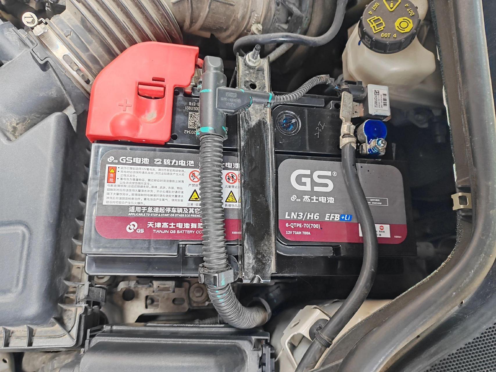 新款福克斯更换统一启停电瓶!