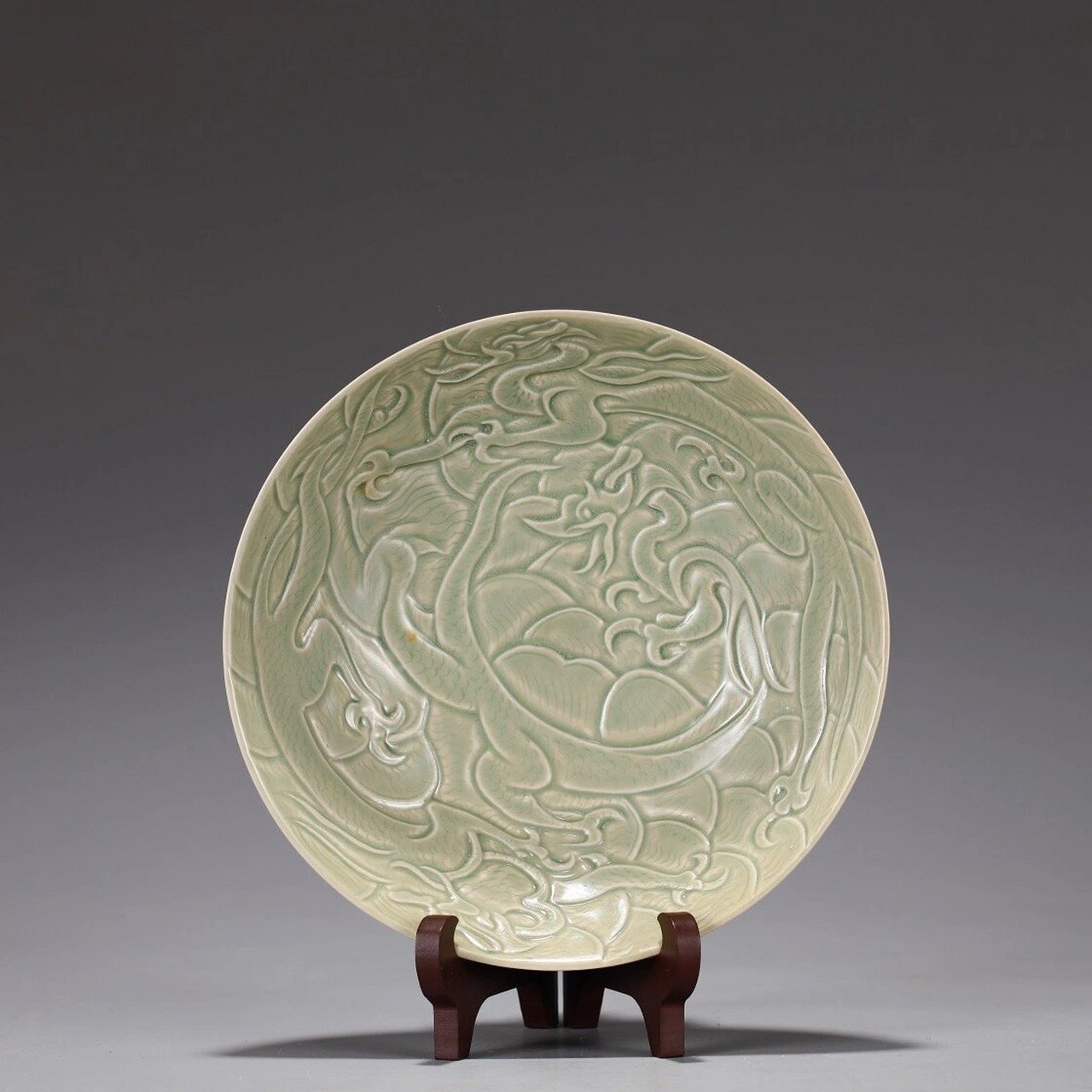 唐代 越窑秘色青瓷剔刻龙纹大碗 #古董# #古玩收藏# #收藏# 尺寸:高6.