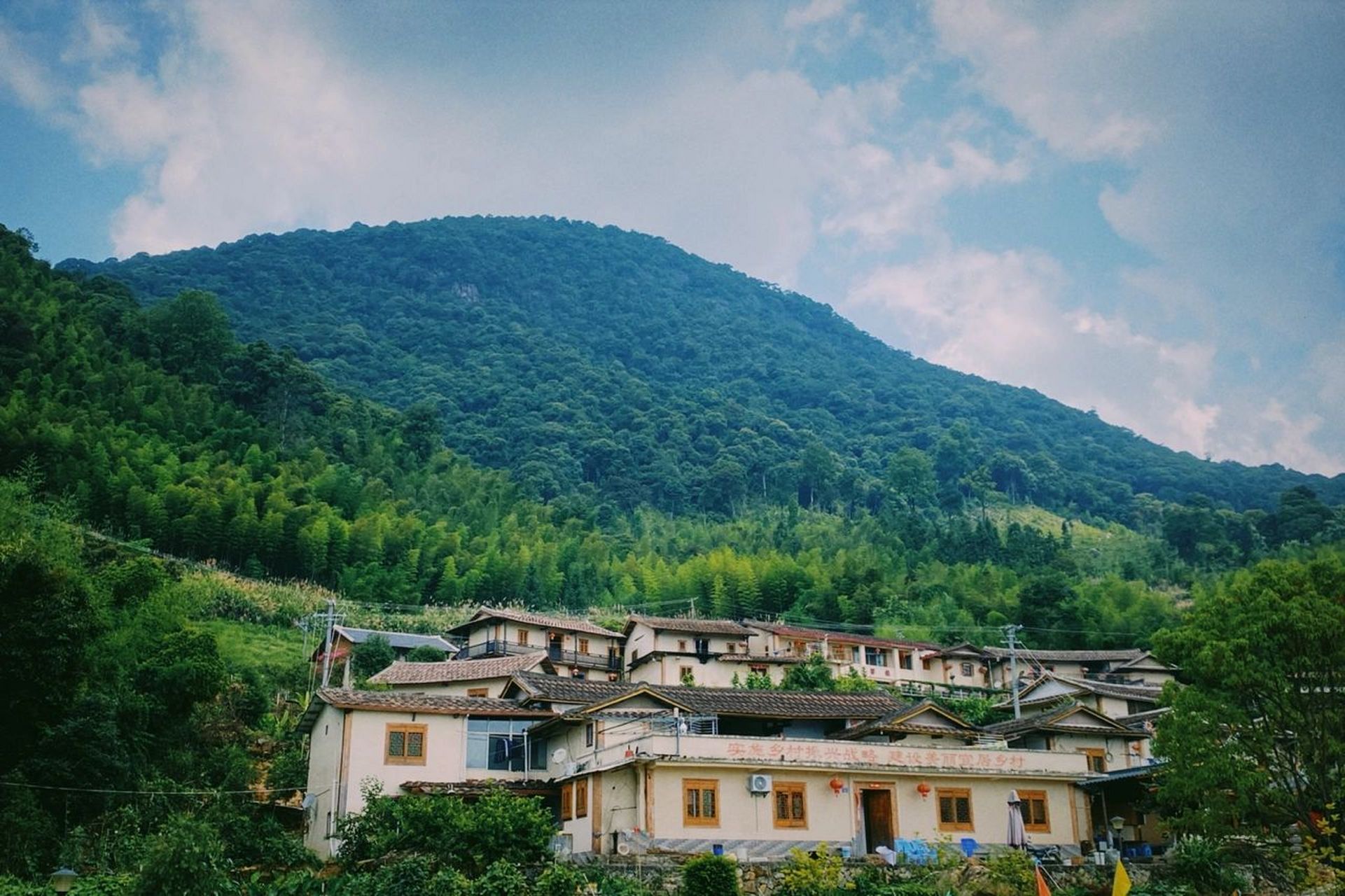 漳州景点-华安高石村 是漳州一个县城的小村庄 空气很清新 沿路想拍都