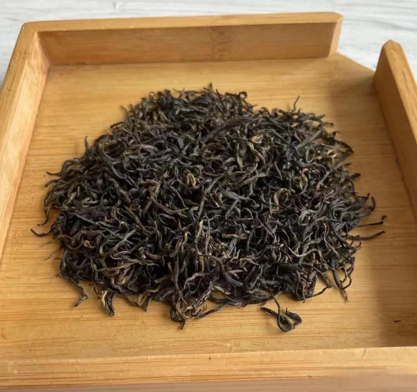 我这儿拿了一斤1600的利川红冷后浑,品尝后说茶很好,比以前喝的红茶好