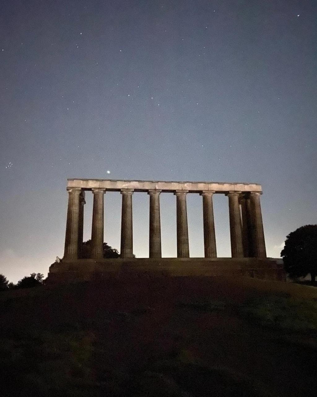 英国 calton hill,夜里很美!