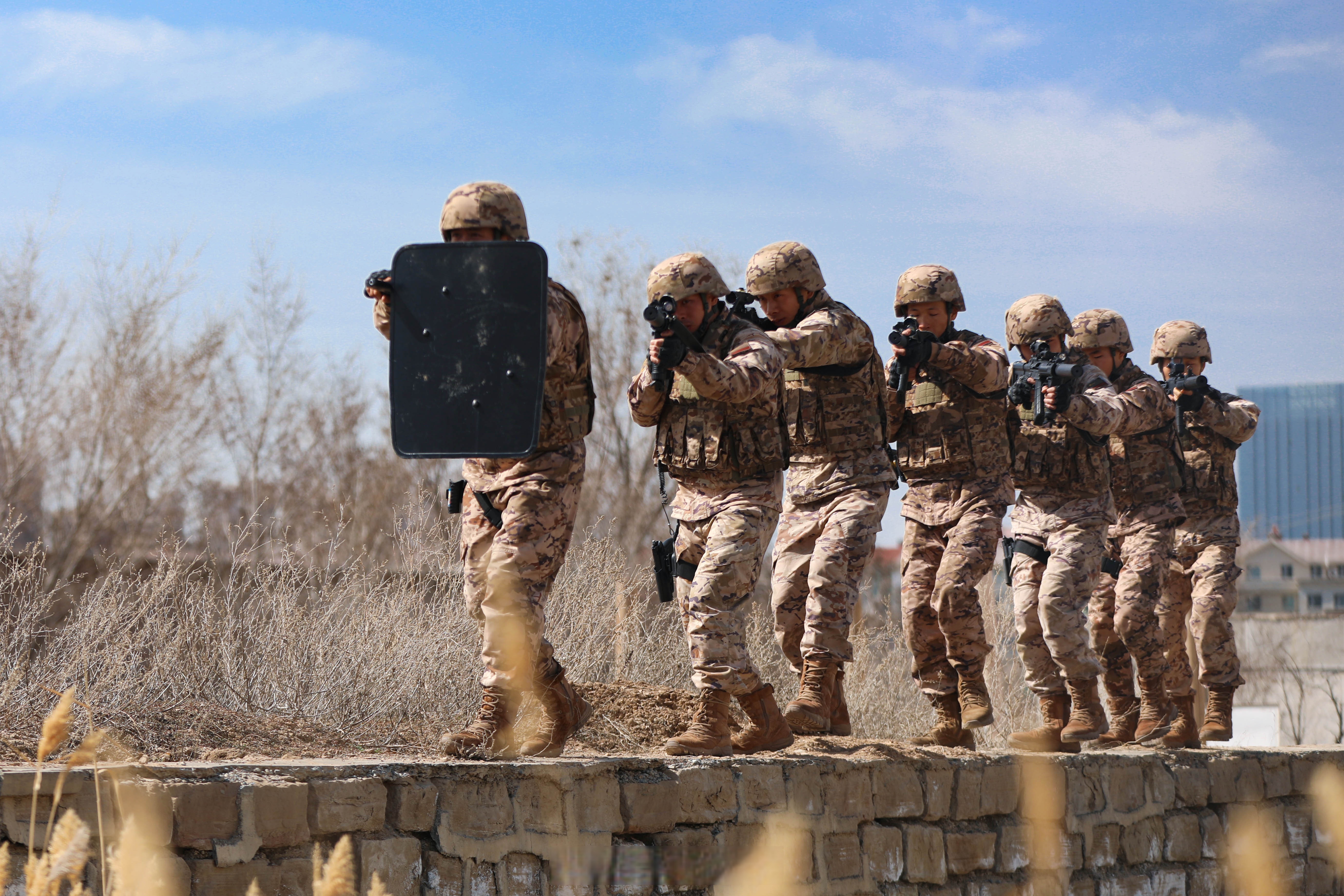 旨在提高官兵技战术水平,进一步锤炼部队遂行任务能力