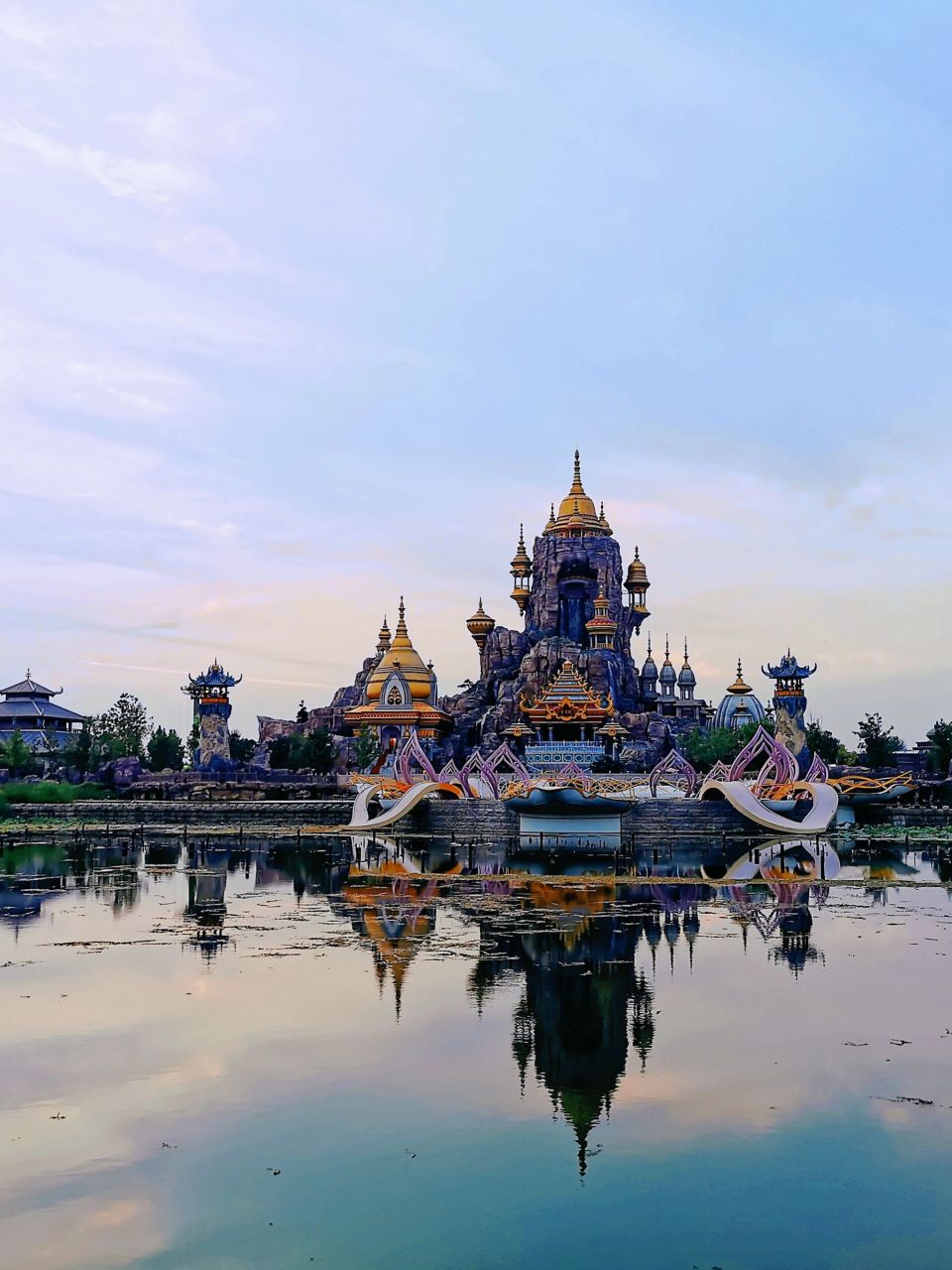 淮安西游乐园 号称中国人自己的迪士尼, 全园以西游记为主题,有过山车