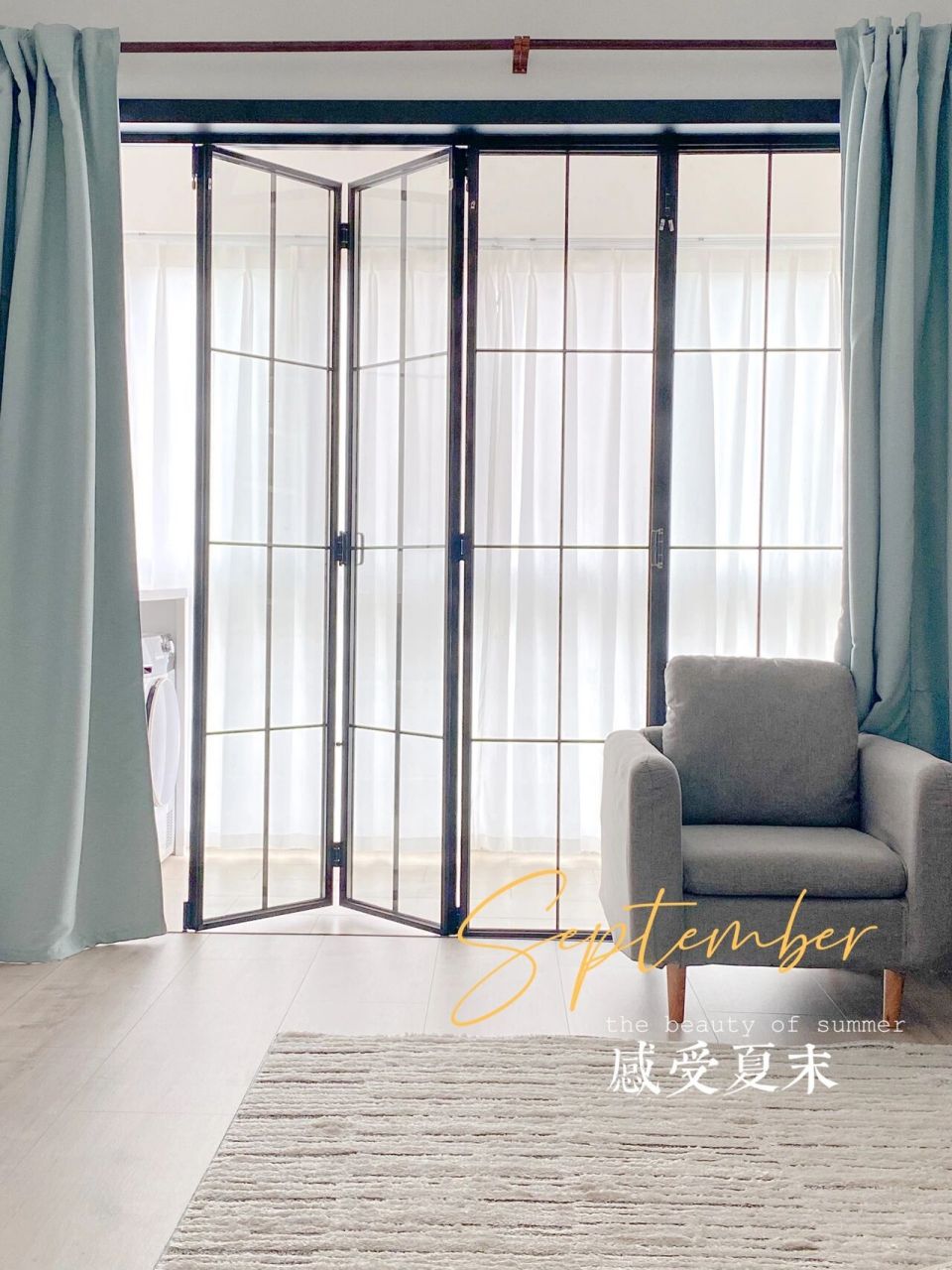 邻居们都来围观的极窄边框阳台折叠门 我家阳台是东南向,冬暖夏热