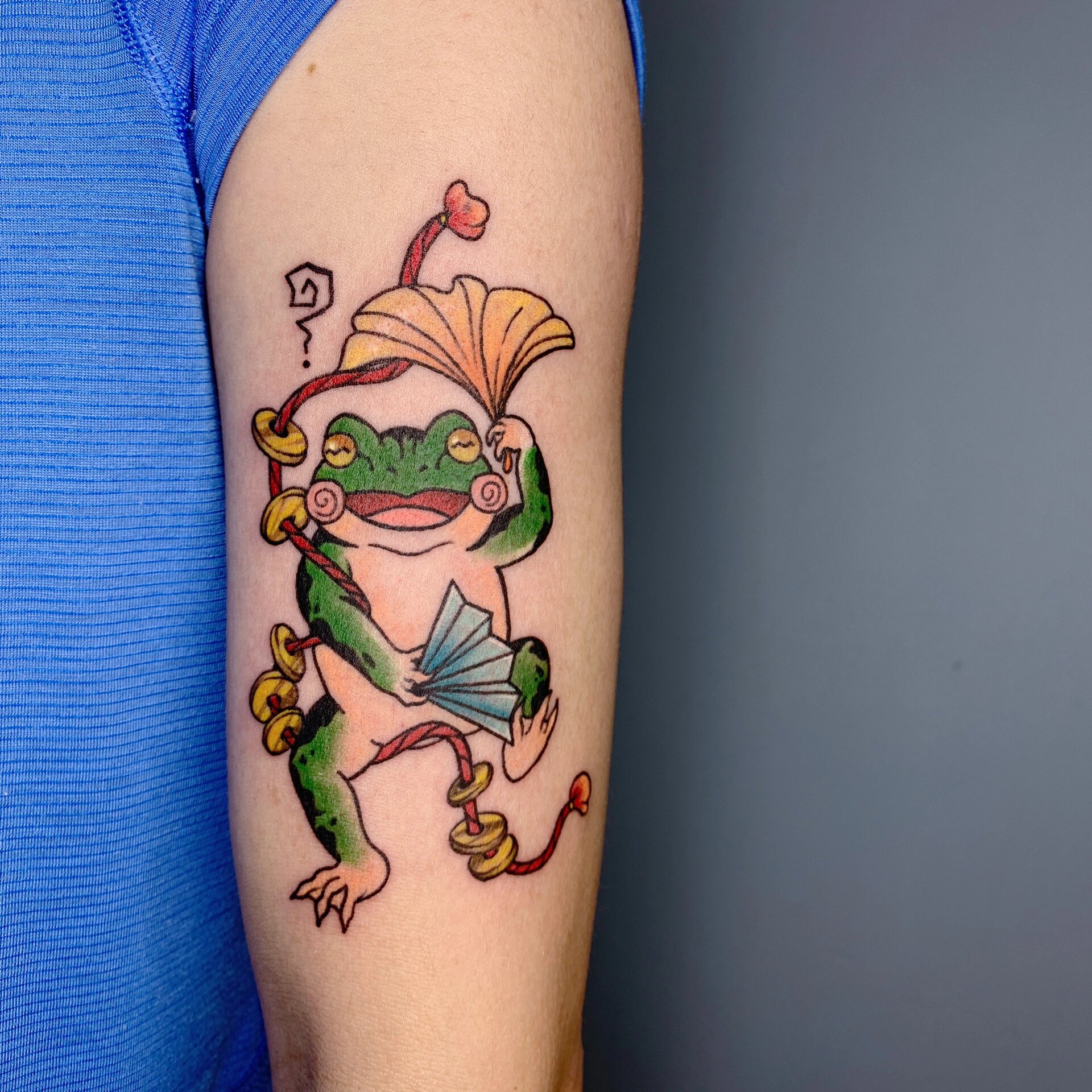 青蛙纹身「招财蛙」 小哥哥说来个招财纹身,招不招财我不知道,纹上去