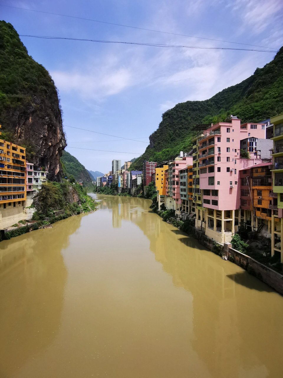 盐津 | 中国最窄县城 7515 盐津,隶属于云南省昭通市,处于云,川二