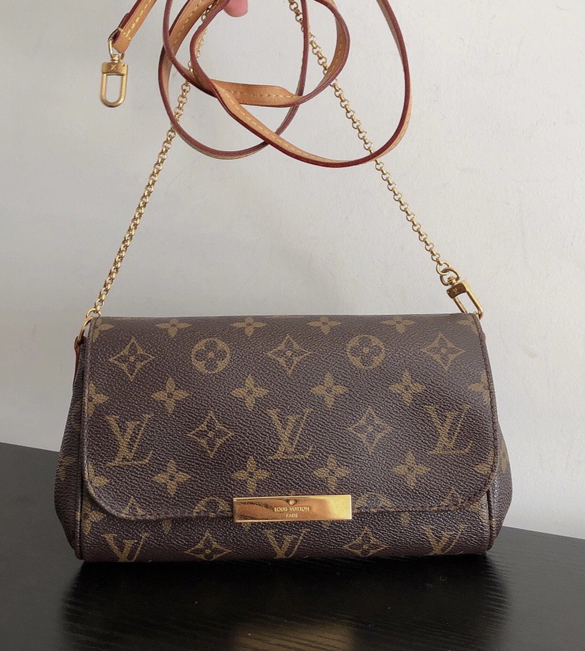 小包当道,最值得入手的lv favorite老花挚   这年头越小的东西越流行