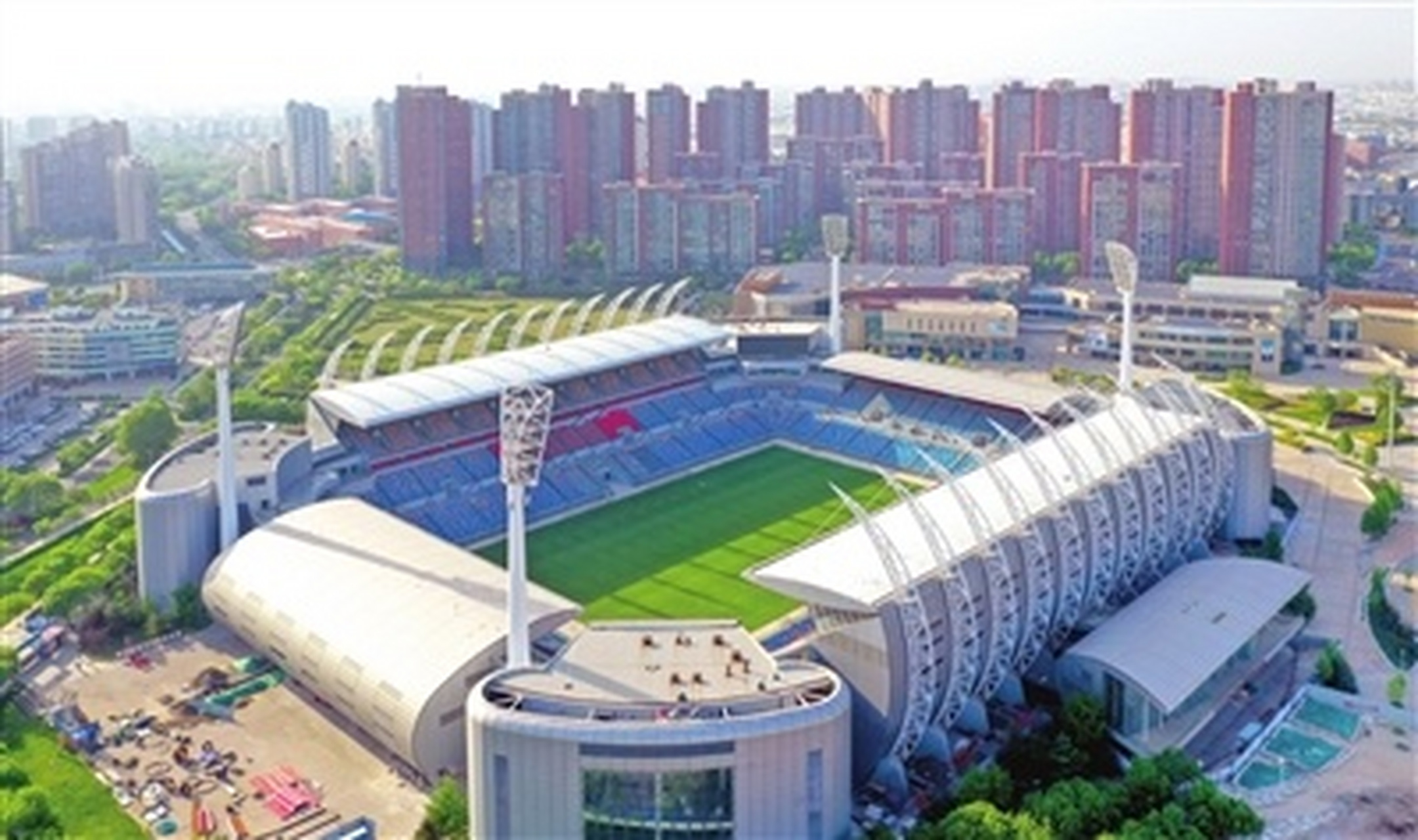 海河城事# 【全新亮相 泰达足球场将在5月底竣工验收】作为中超联赛