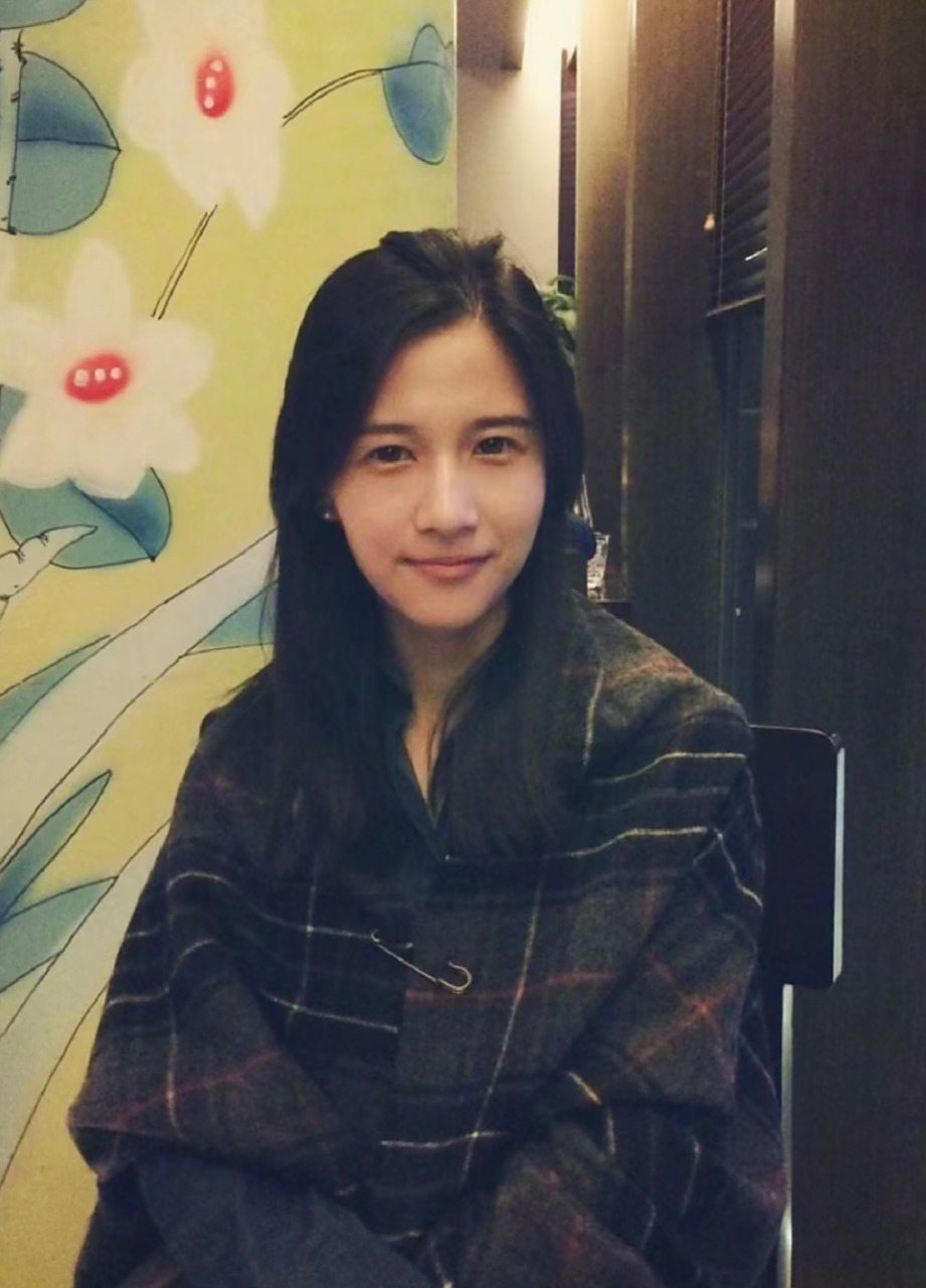 papi酱年轻的时候就是翻版陈都灵