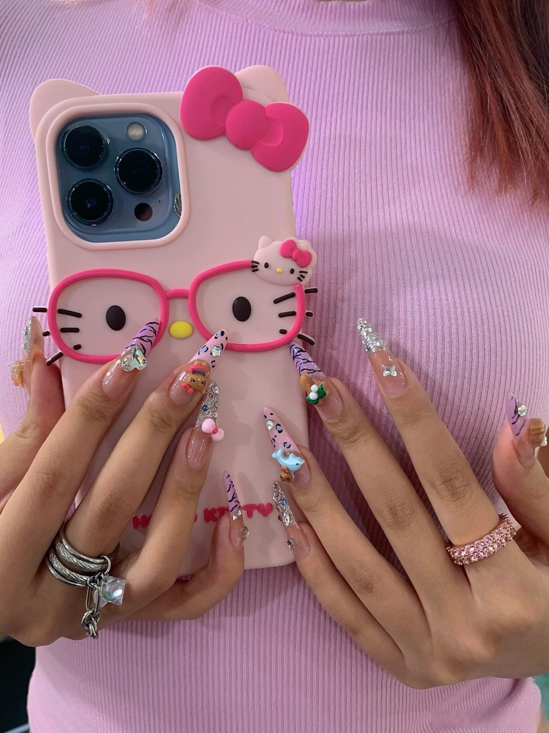我也不知道为什么今年莫名其妙就开始很喜欢hellokitty