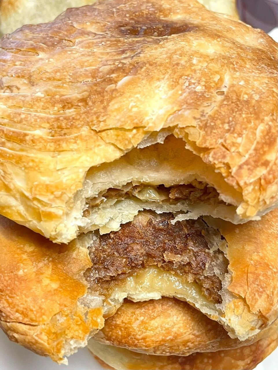 我妈在超市随便拿的思念酥皮馅饼 空气炸锅180°两面各来6分钟就能吃