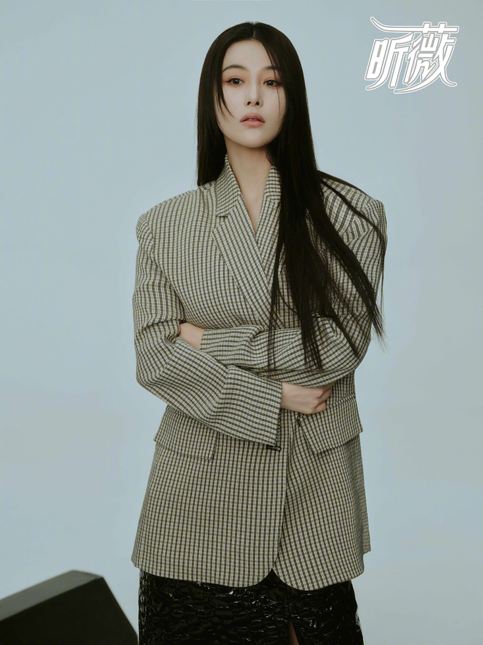 张馨予 昕薇四月刊封面人物,又酷又飒的摩登女郎