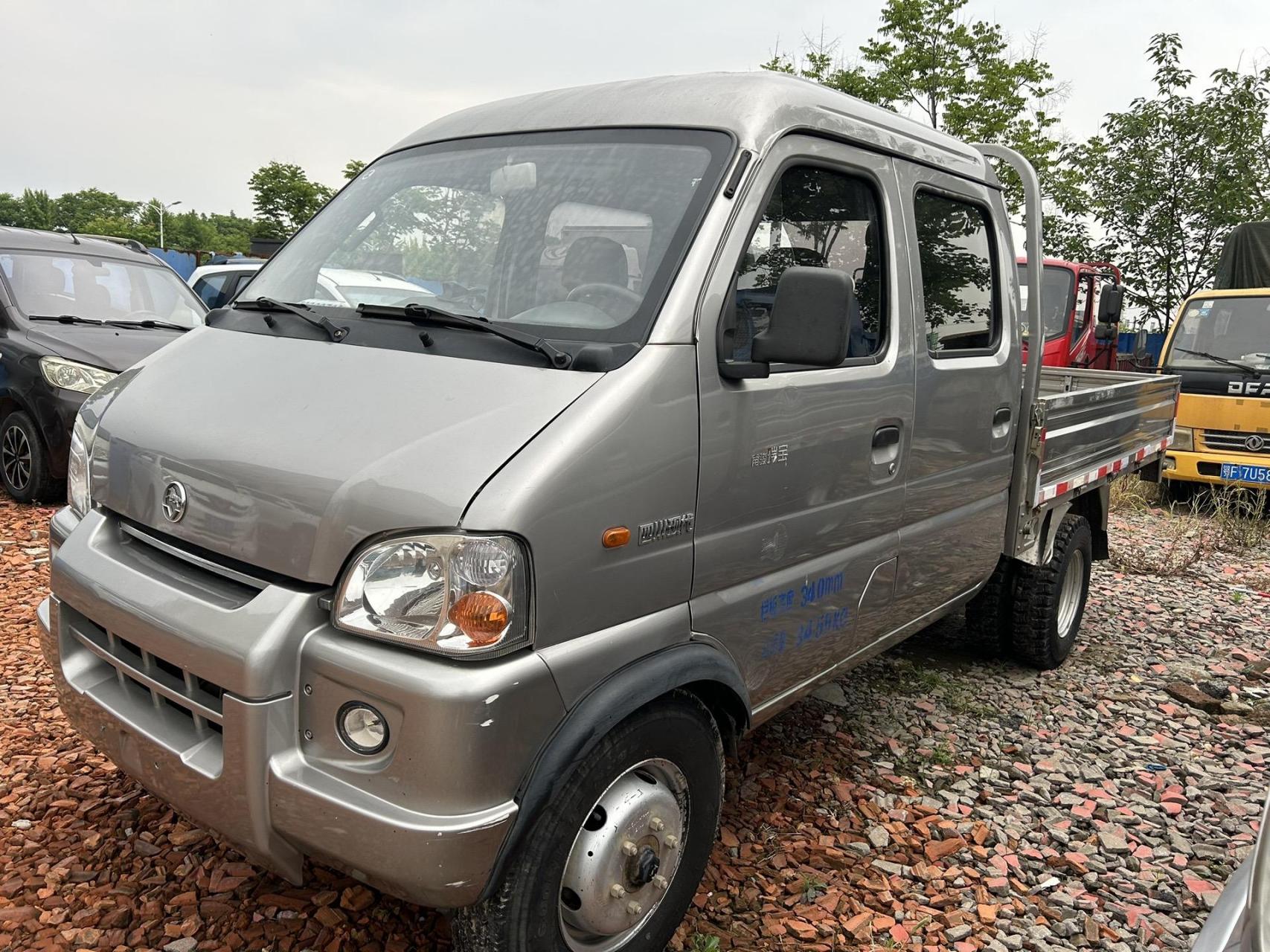 新到南骏瑞宝双排货车071.5汽油发动机,带方向助力,后双轮,2.