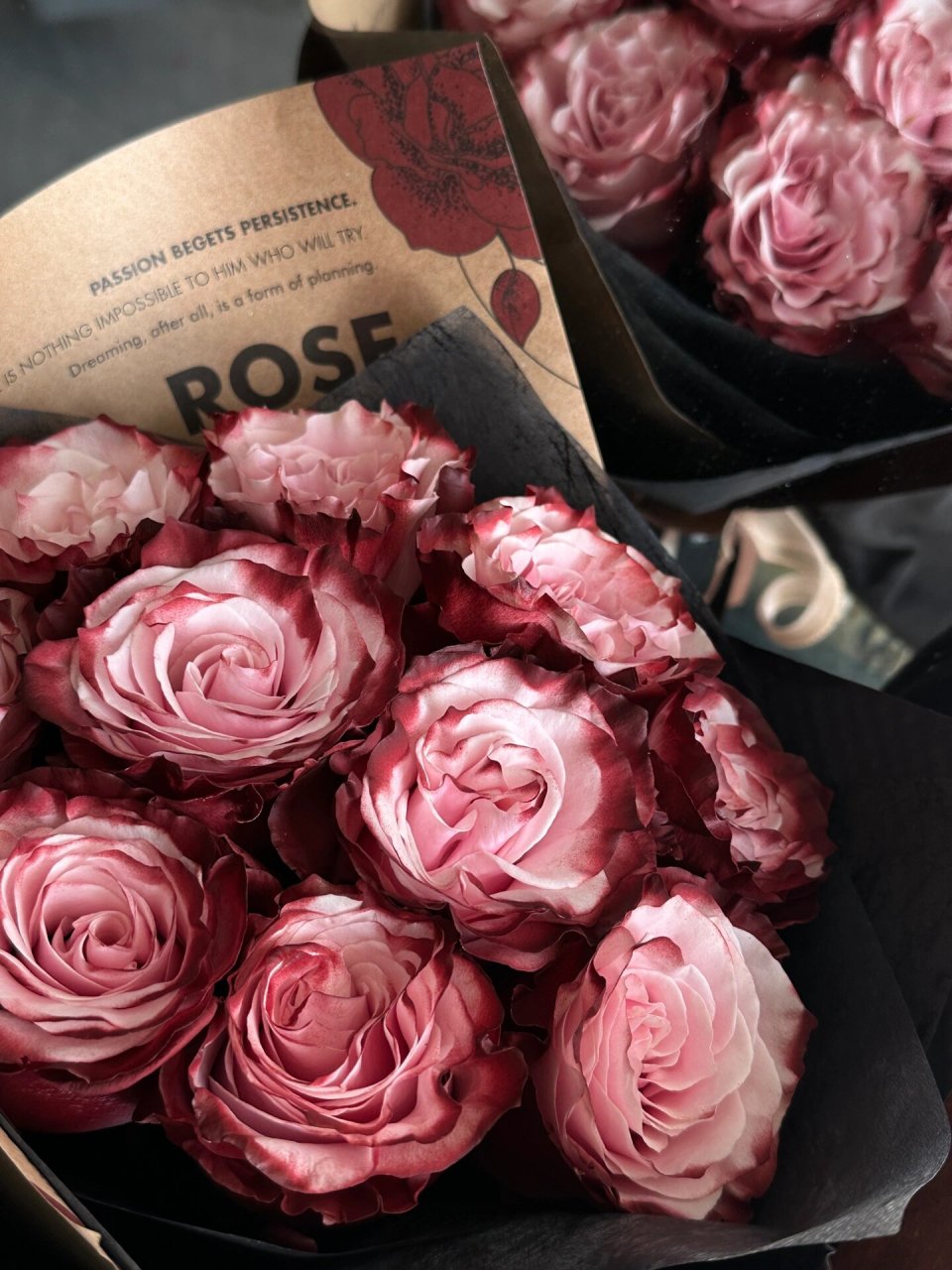 厄瓜多尔红酒玫瑰|像微醺的冷艳美人 · 感受到微醺氛围的红酒味玫瑰