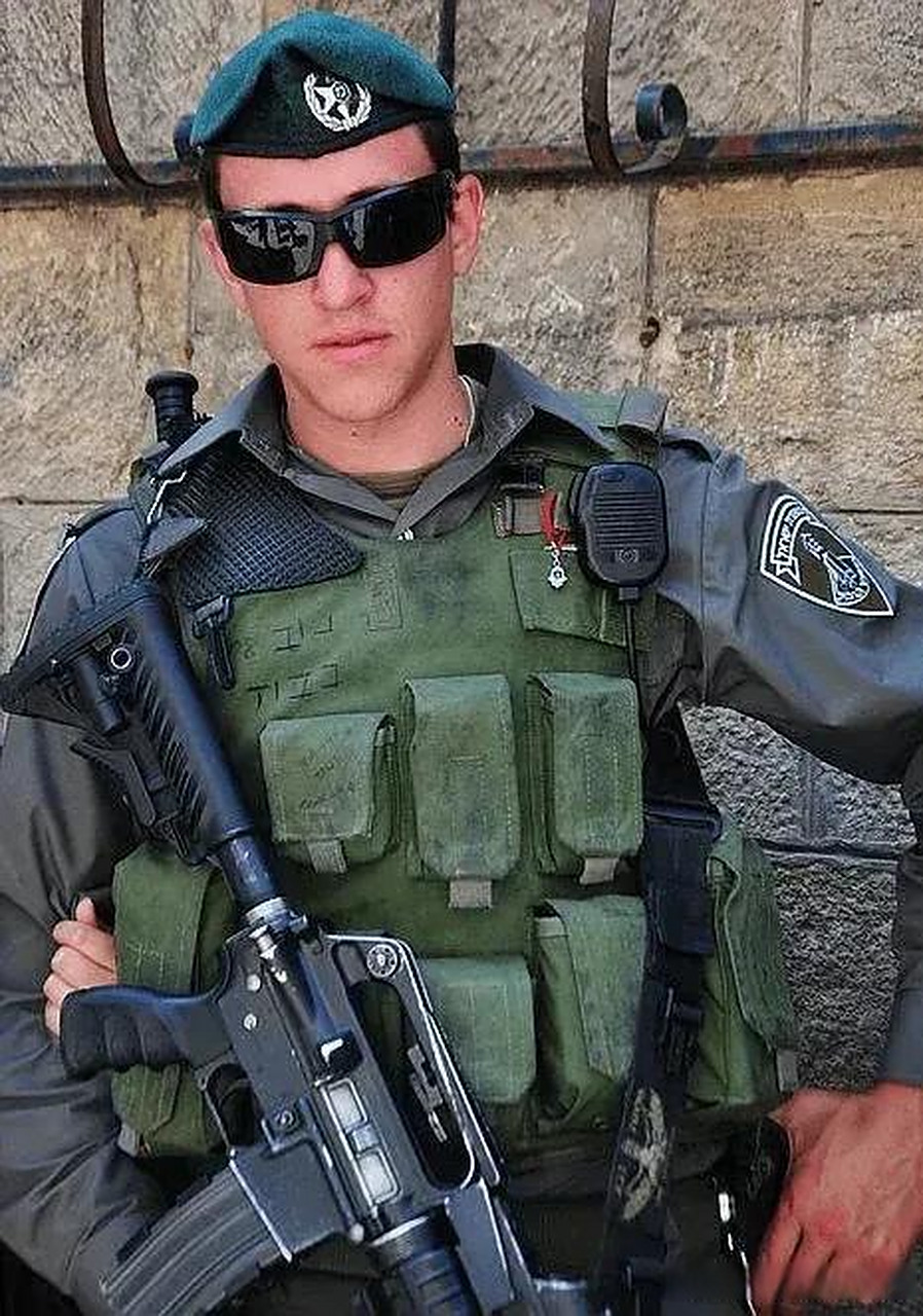 西方盟友派遣的雇佣兵,正离开乌克兰赴以色列作战,只因敌方拿石块的