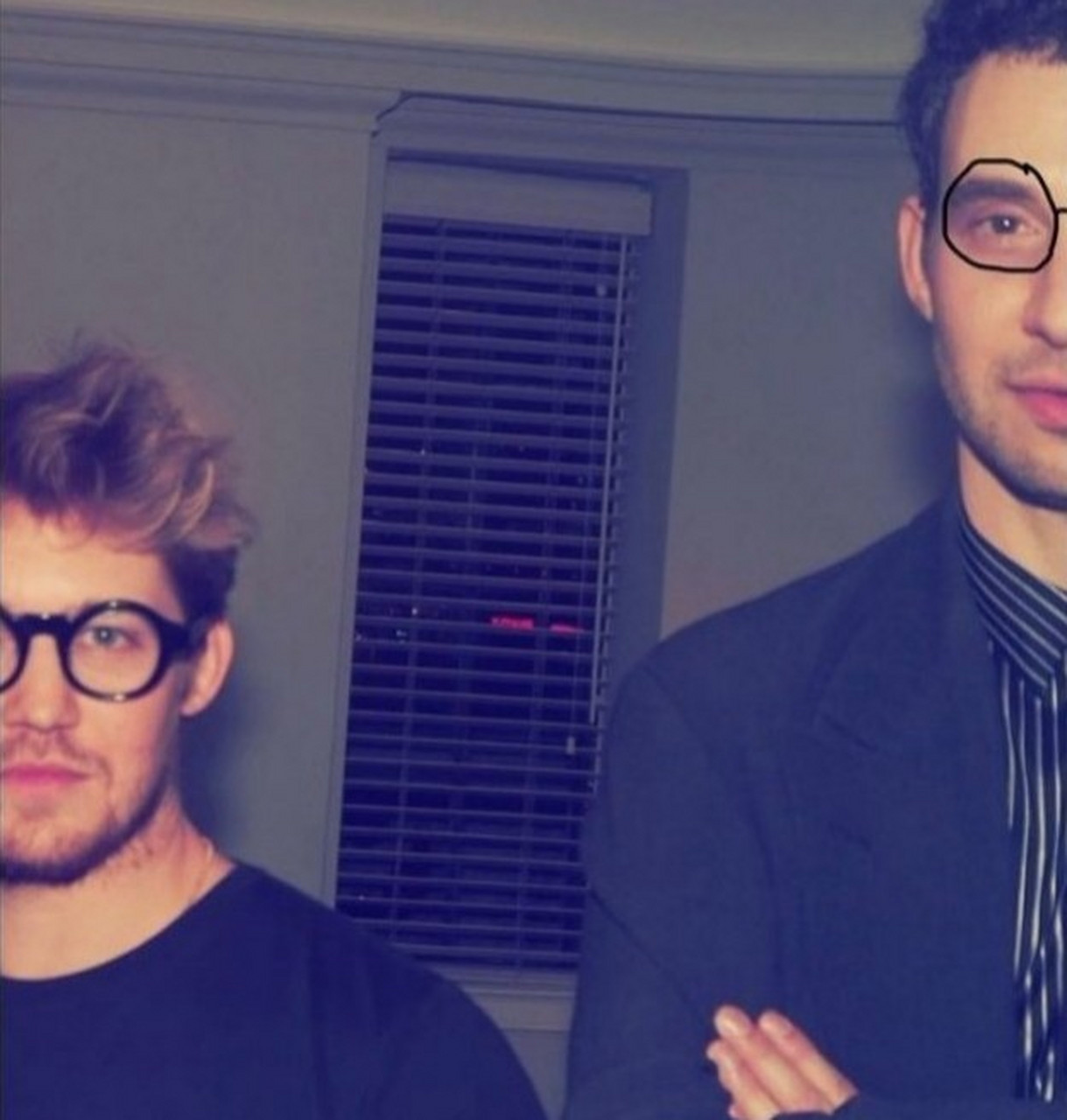 joe alwyn和jack antonoff 在霉霉格莱美庆功宴上的合照释出