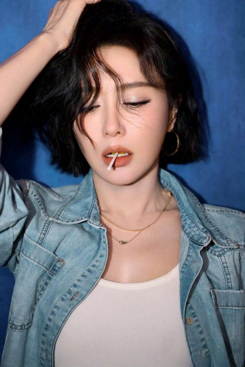 秦岚短发羊毛卷#秦岚 新年超酷写真大片来啦!