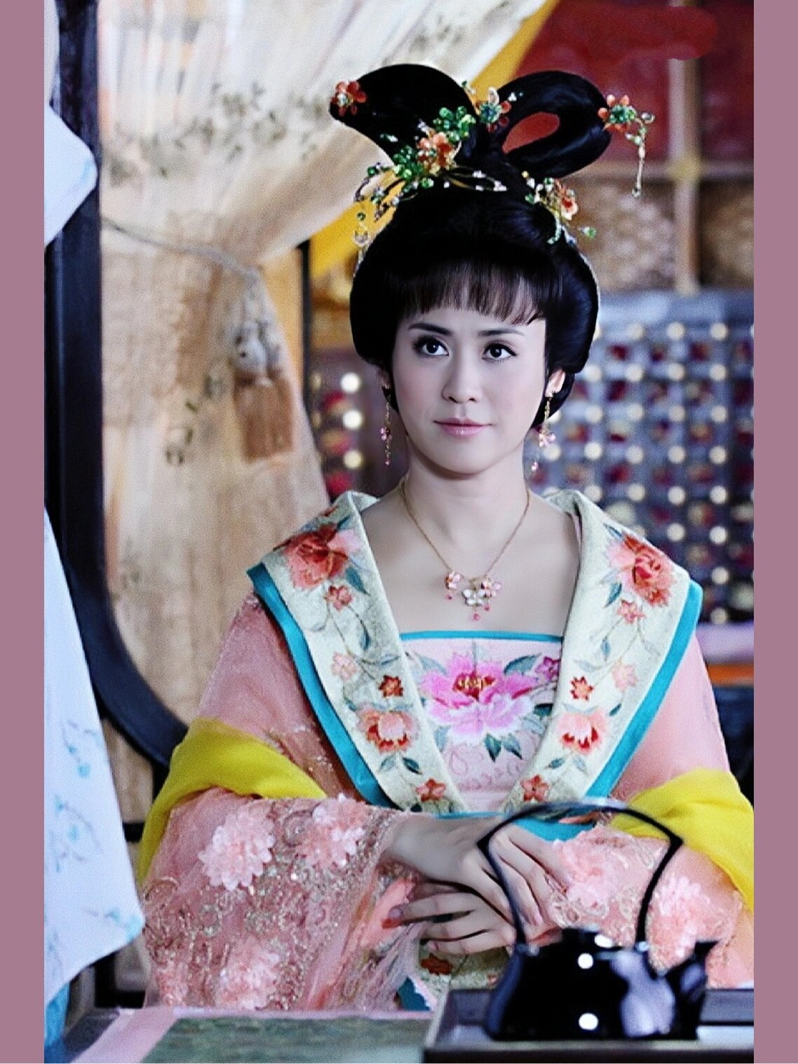 唐懿宗时期朝中宰相王允的女儿.不顾父母之言,下嫁贫困的薛平贵为妻.
