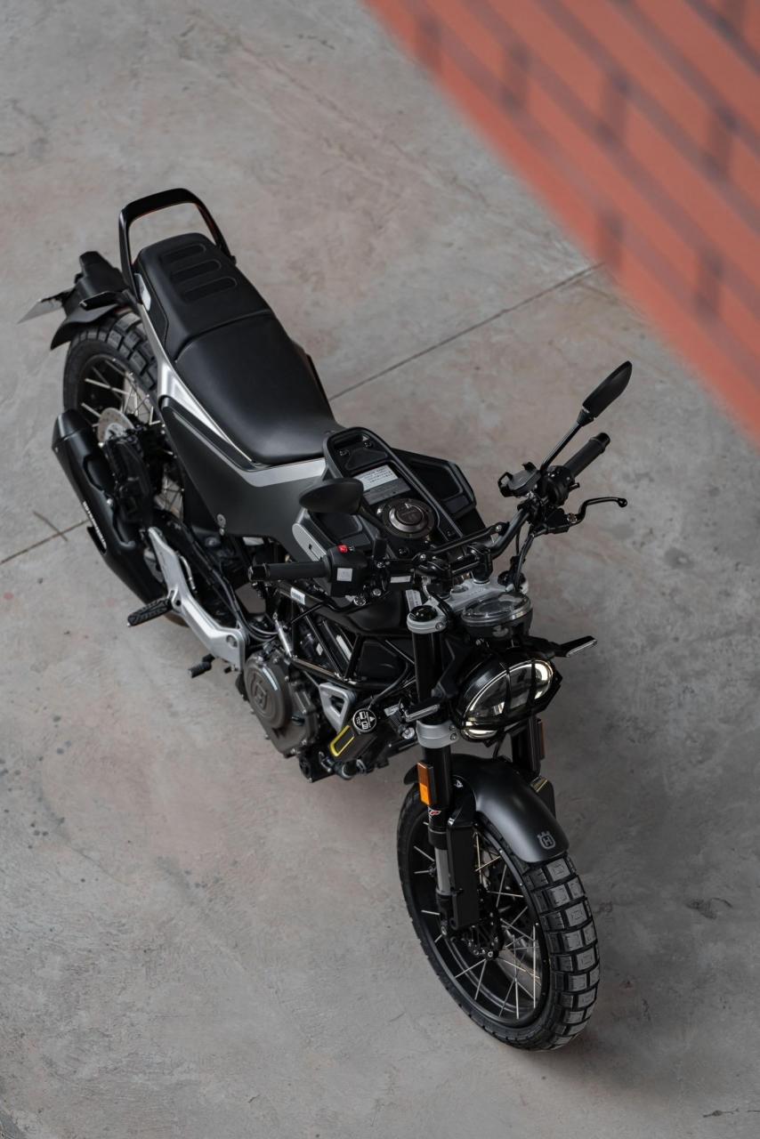 胡斯瓦纳 黑箭401.这样的401谁不爱呢?一定要辐条轮毂才够帅!