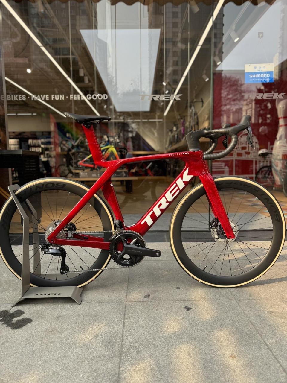 madone slr 7 ,56码 冰裂红95女骑 自行车中的法拉利