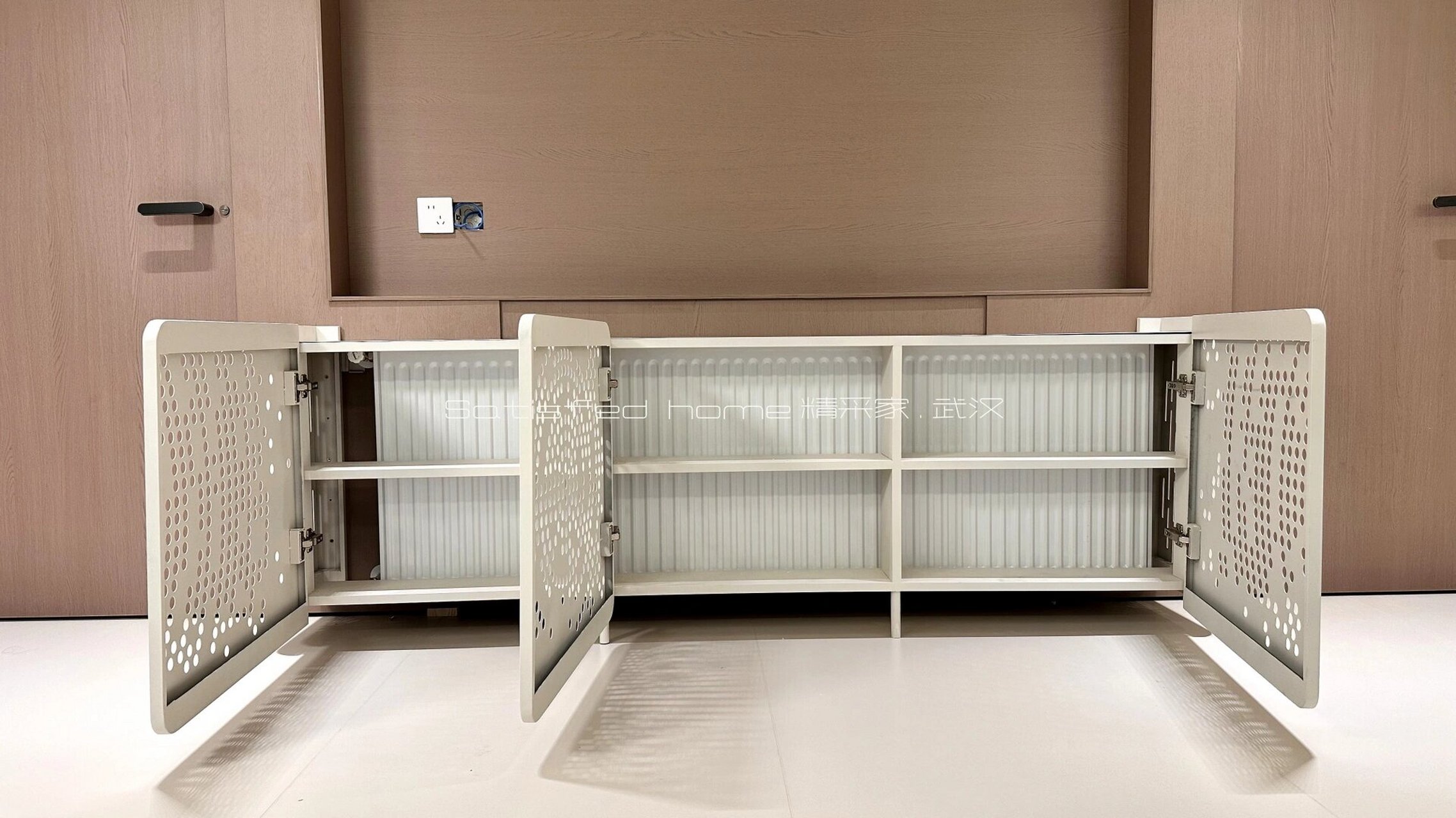 完美的隐藏方案,成为家里的一处亮点,同时还不影响暖气片的制热效果