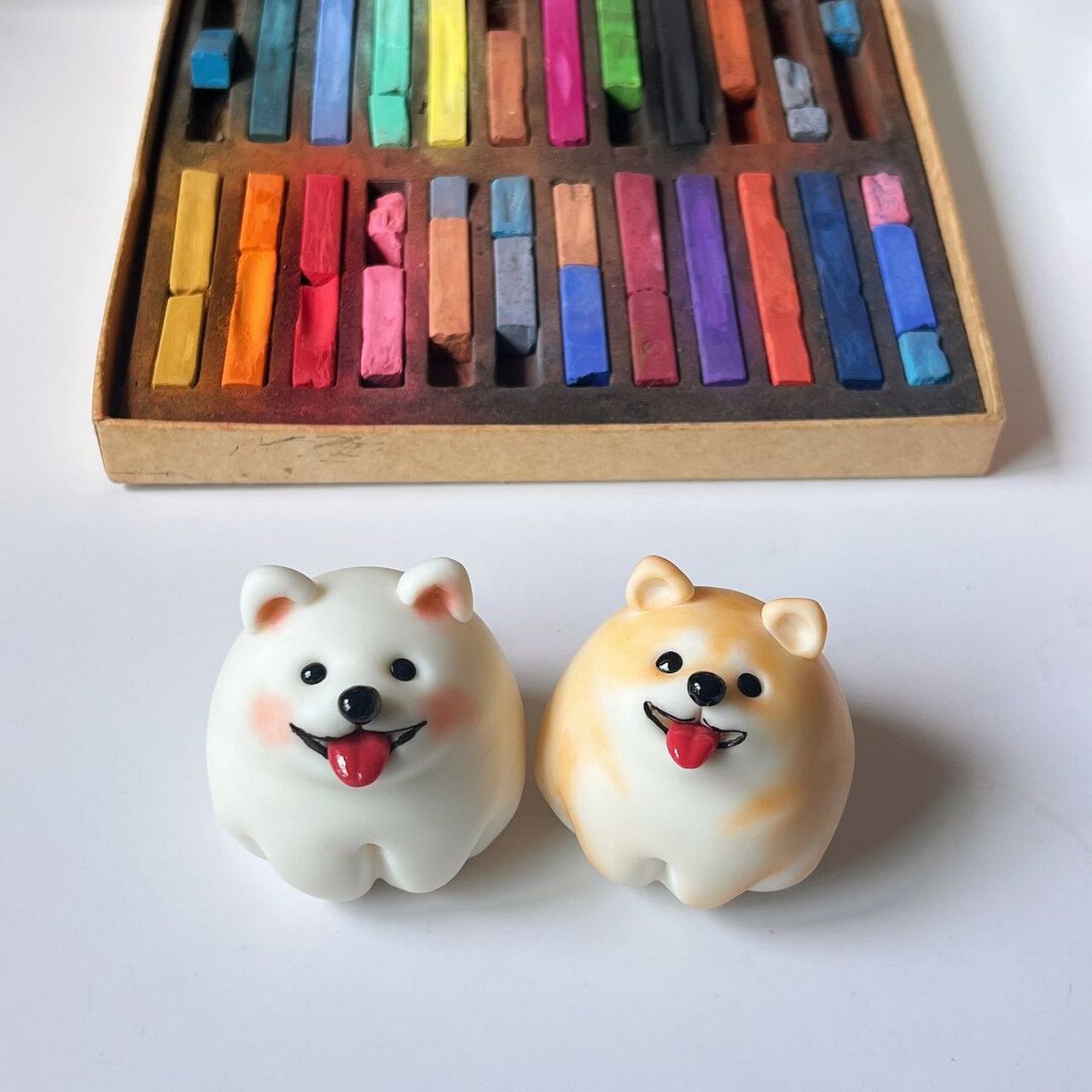 [爱你]哈喽我是犬犬 [赞同]今天来带大家看看我做的粘土小狗,教程在