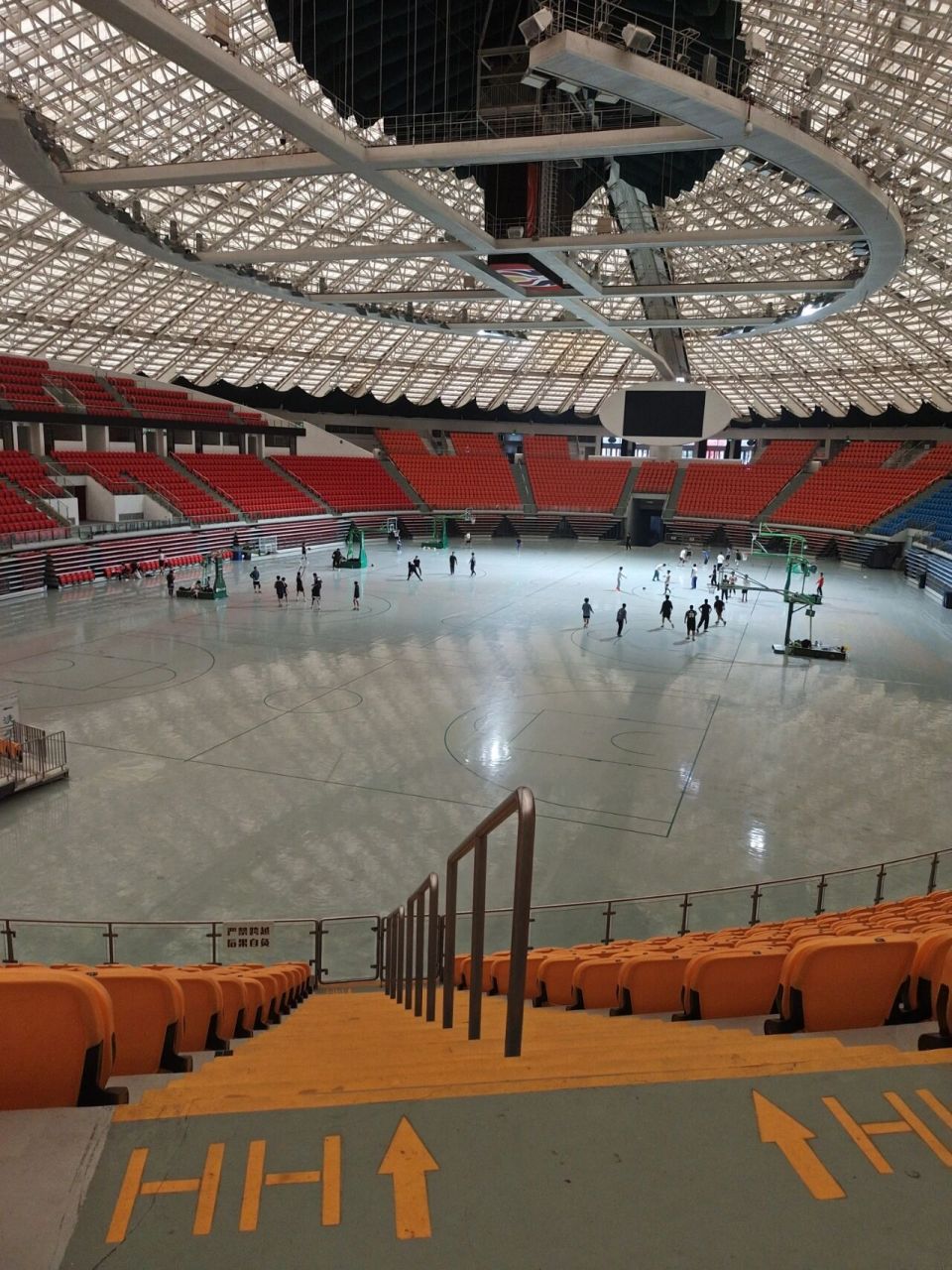 广州体育馆1号馆黄明昊演唱会 最近去了1号馆提前踩点,有需要的大家