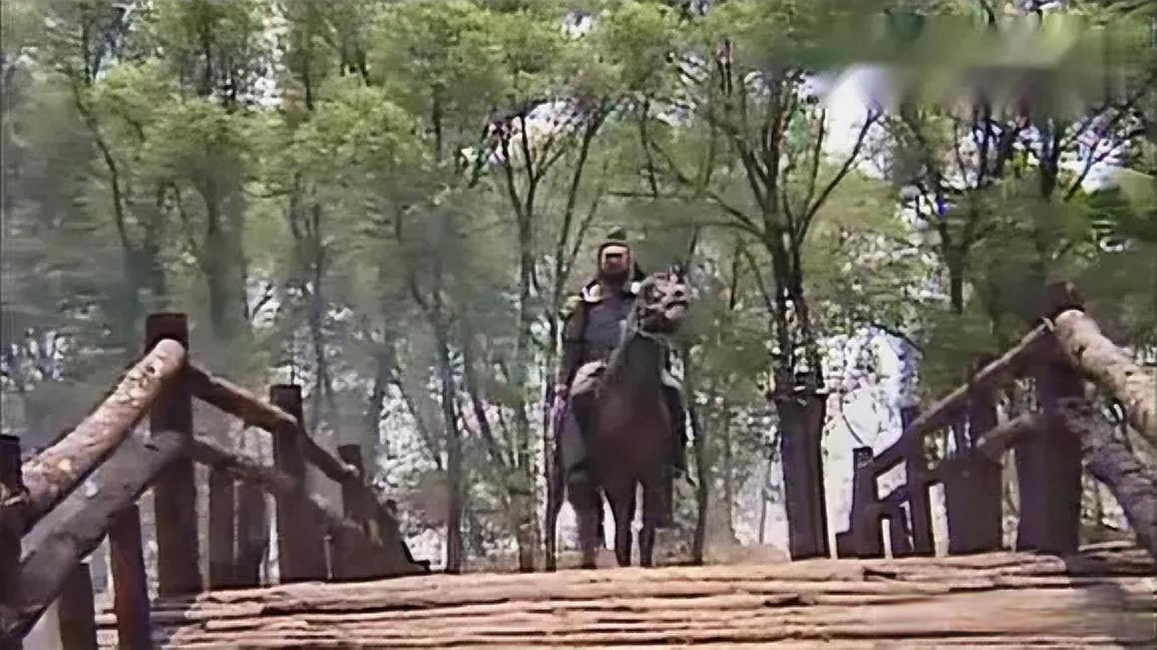 张飞怒喝当阳桥真相始末,刘备携带荆州十万百姓迁徙,刘琮投降后,曹操