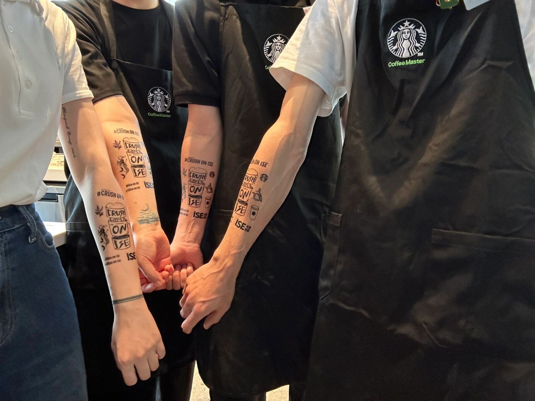 星巴克get纹身贴 泰裤辣!