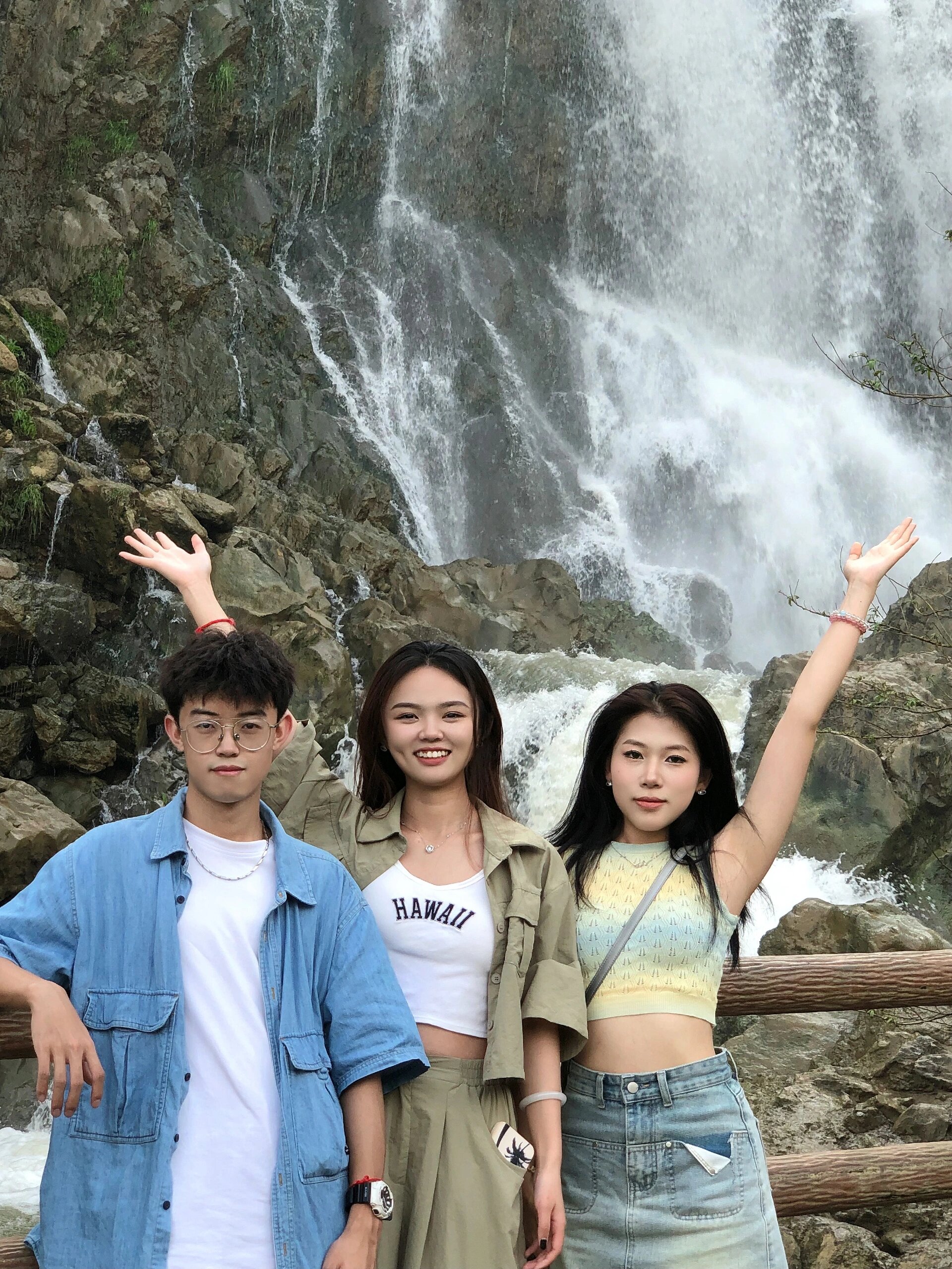 六盘水滴水岩|每年都会去看山野的瀑布