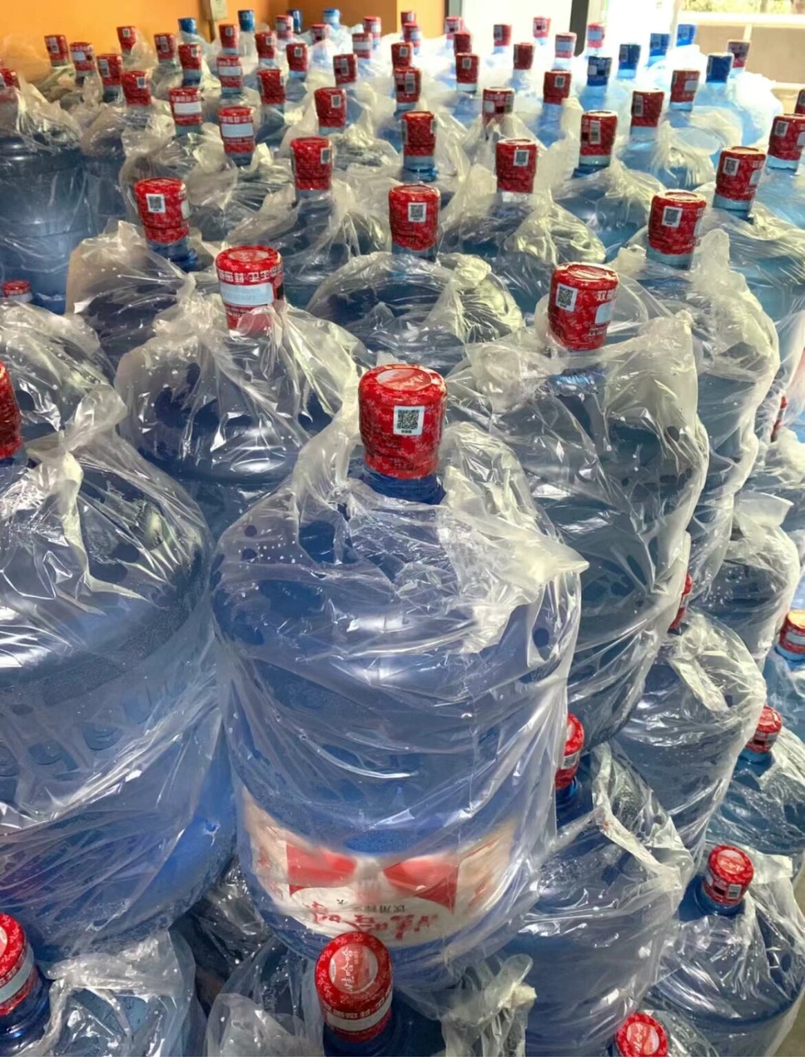 把娃哈哈桶装水,娃哈哈纯净水送到千家万户