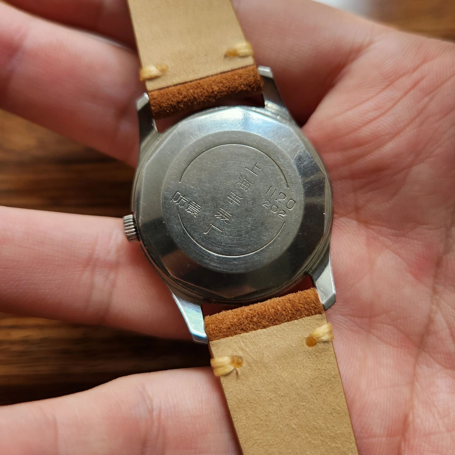 老上海牌手表1120金色 1967年生产,早期1120,特殊刻度,这款银色很常见