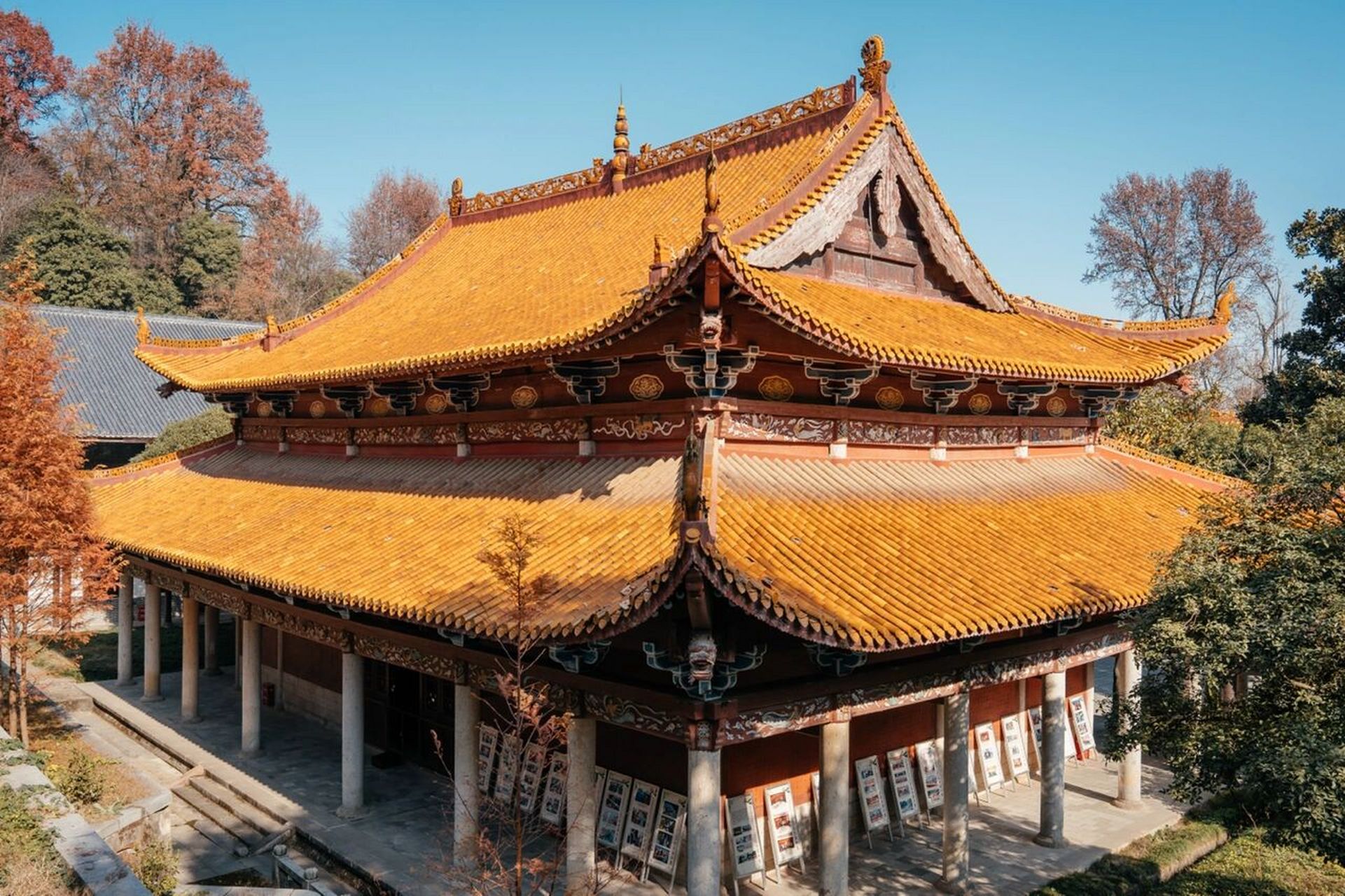 长沙岳麓行之「古麓山寺」 古麓山寺,是位于岳麓山山腰的一座寺庙