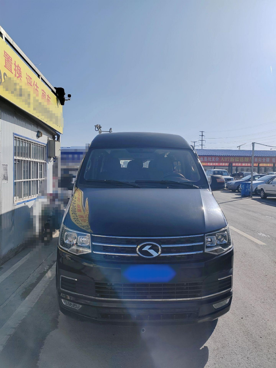 19年金龙凯锐单油9座版高配中置空调电动门窗方向助力真皮座椅,本地