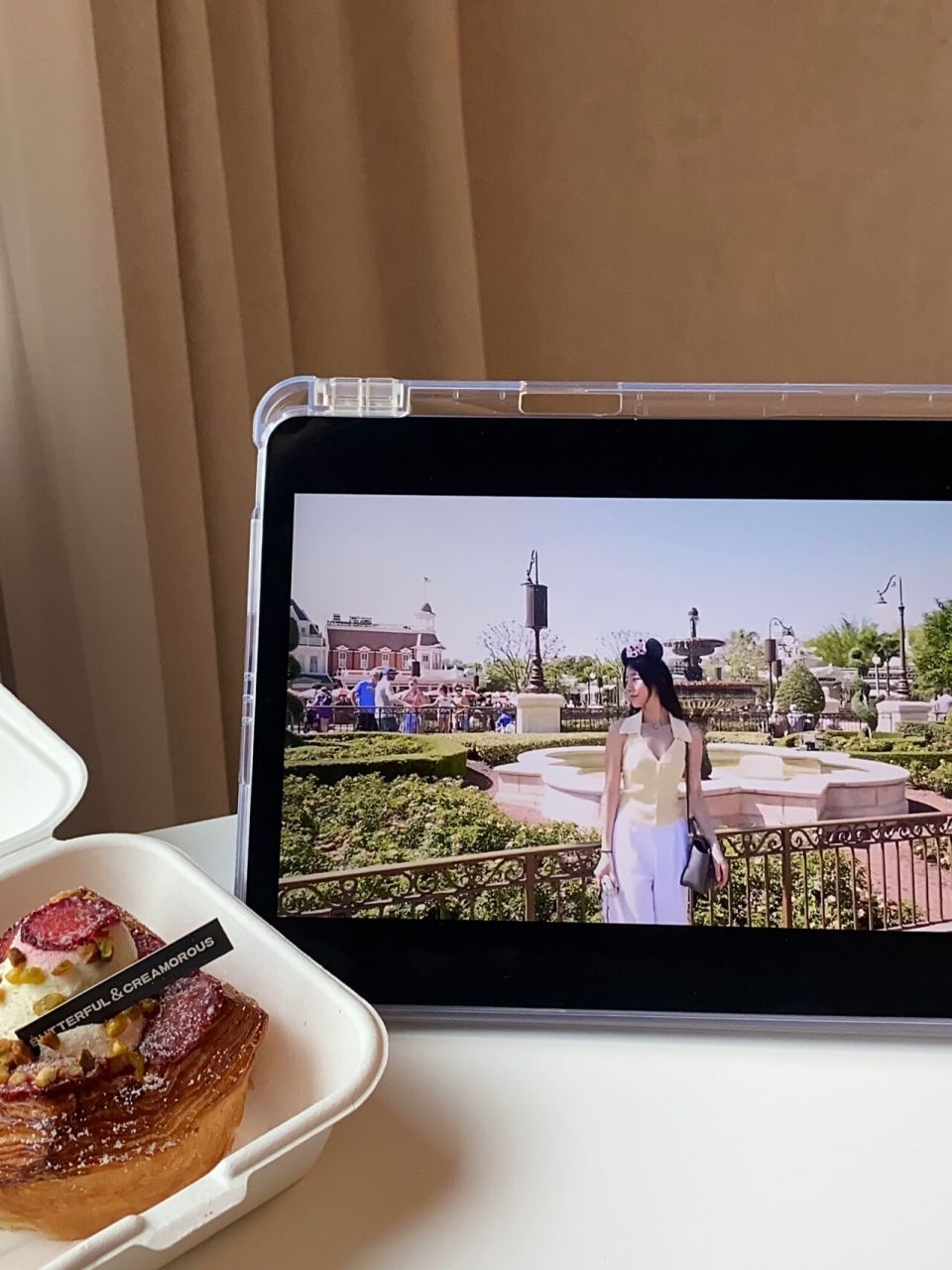 外国人说的half ass是什么意思啊?