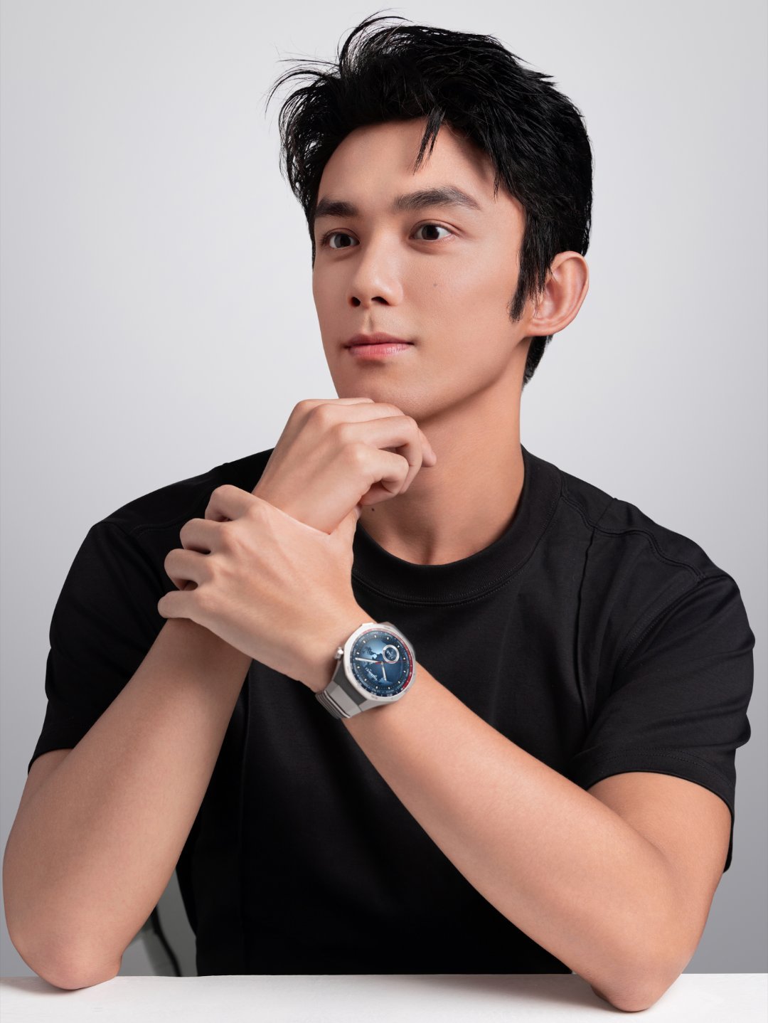 吴磊证件照模版吴磊少年霸总既视感 吴磊新证件照又帅出一个新高度