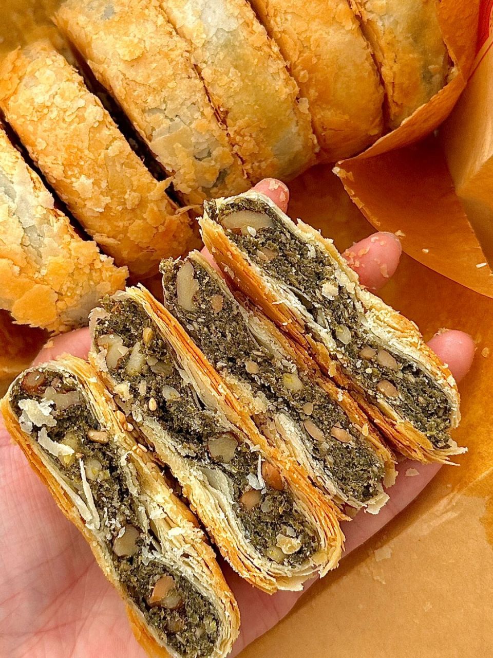 hahaha中秋节还没到已经收到月饼了04 这个宁海老月饼真的好吃!