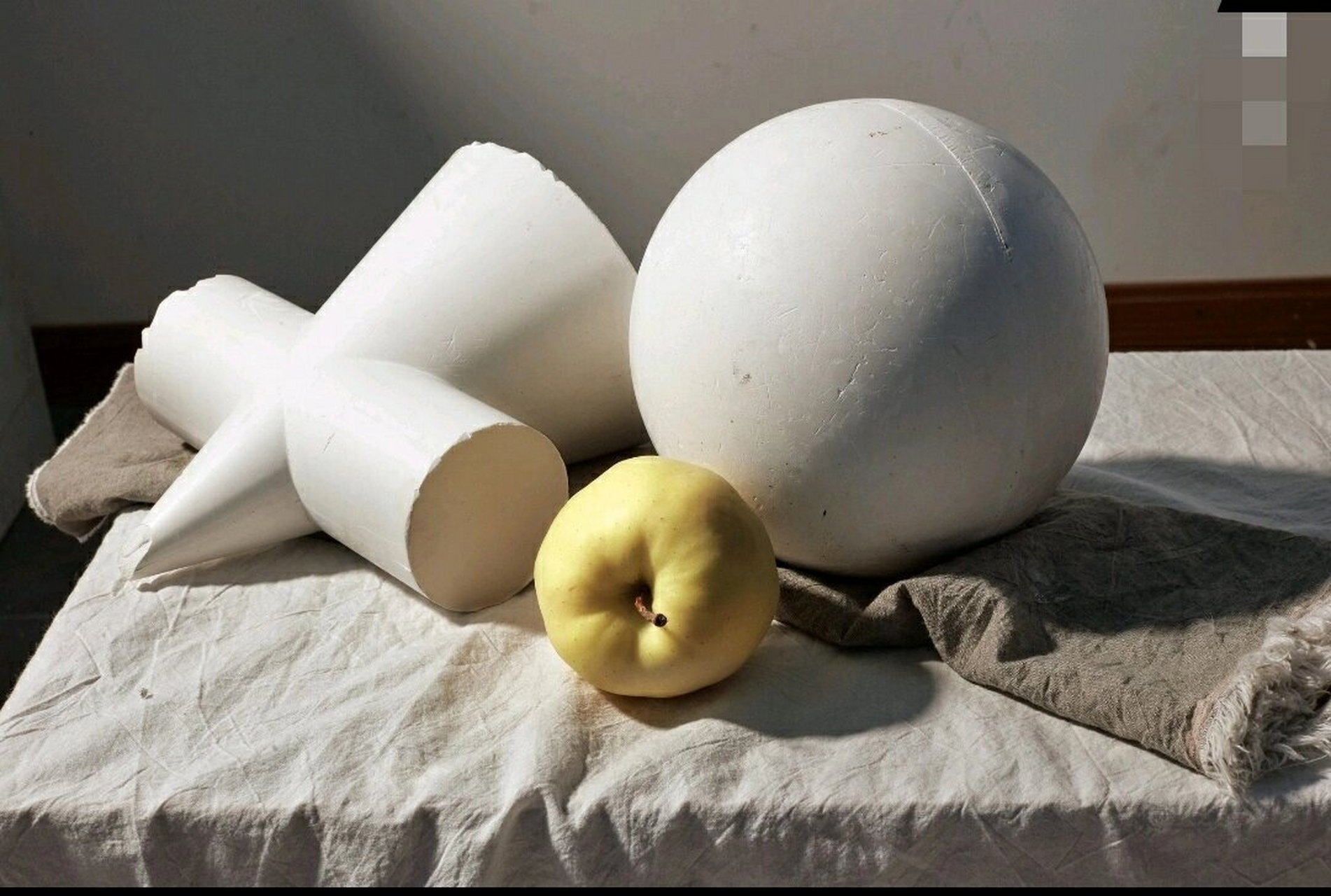 石膏转静物需要练习较为完整画面的同学,适合练习这种图片哦. 2.