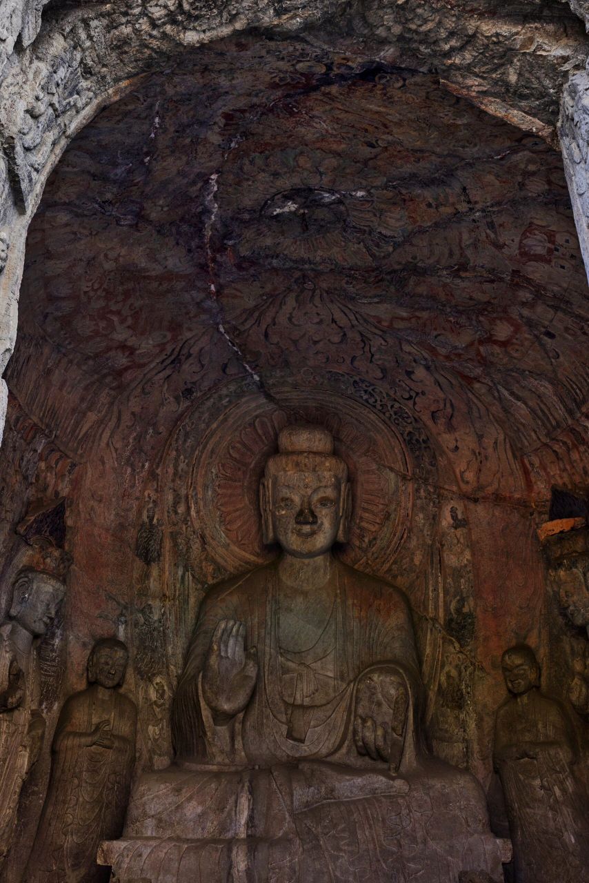 龙门石窟之宾阳三洞,中原艺术风格集大成者  	 宾阳三洞是龙门石窟