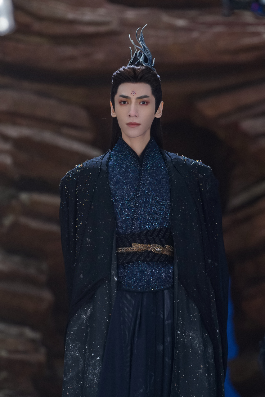 罗云熙长月烬明 [浮云] @罗云熙澹台烬 【应有烬有补给仓】 纵使舍生