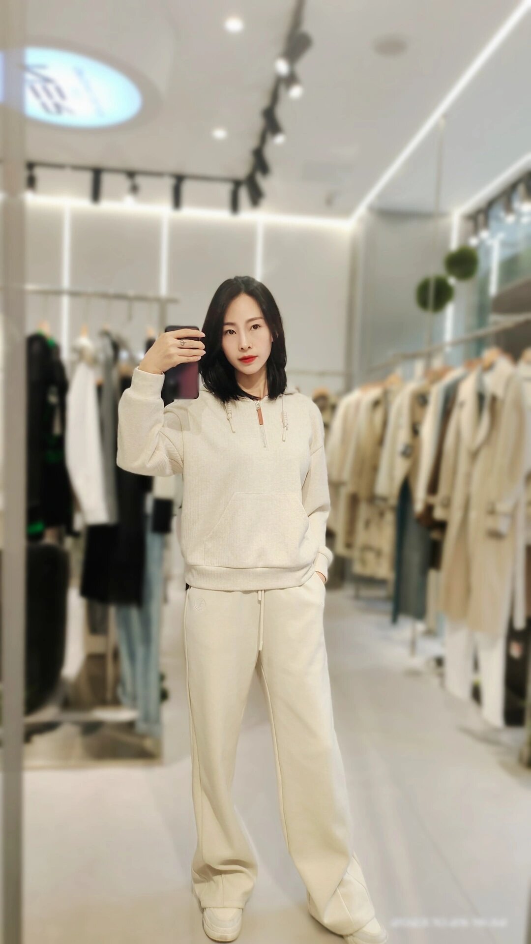 秋天最新穿搭,关注南耳设计师品牌女装!